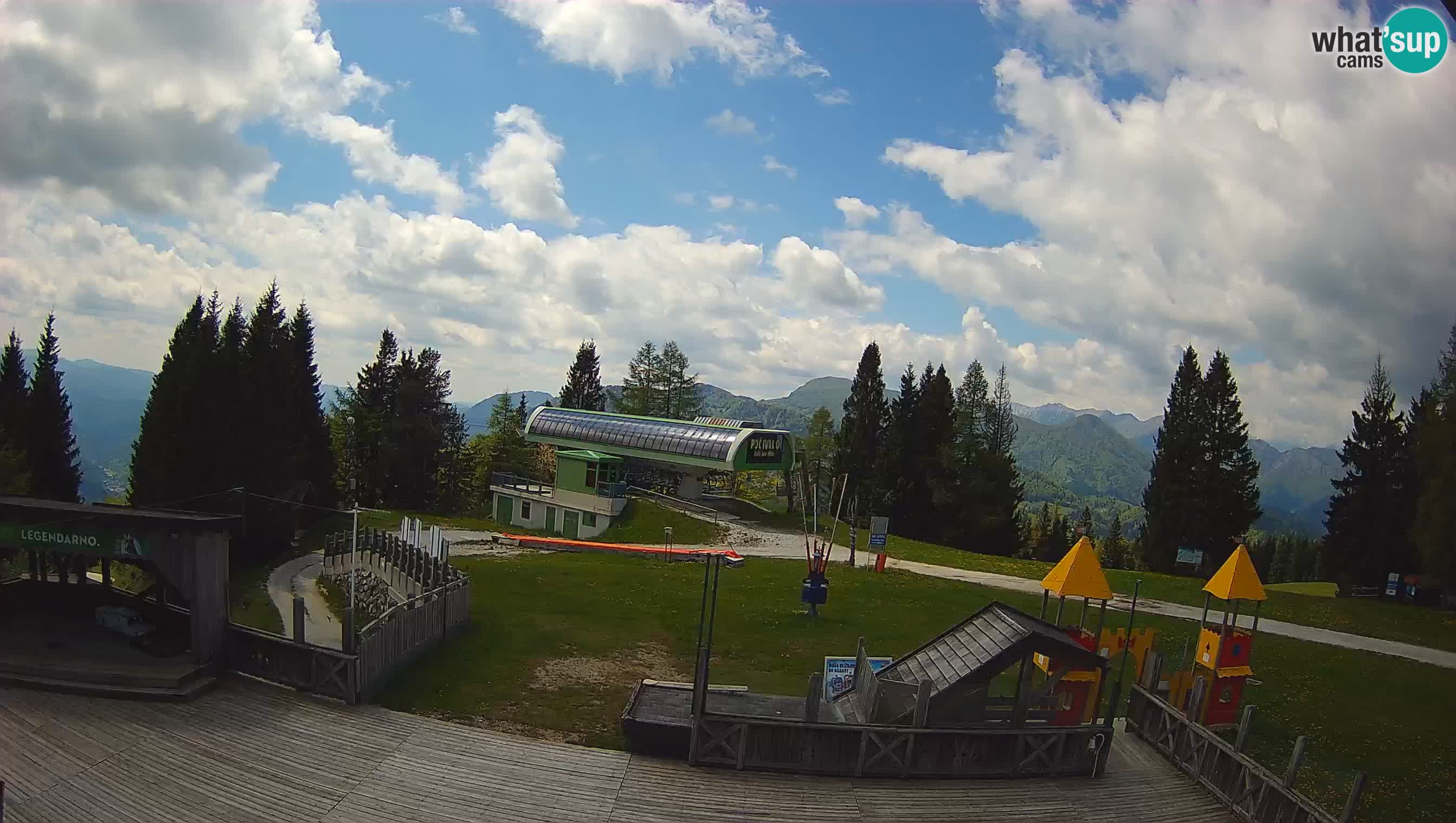 Alpska Perla Ski center Cerkno Počivalo webcam – Slovenia