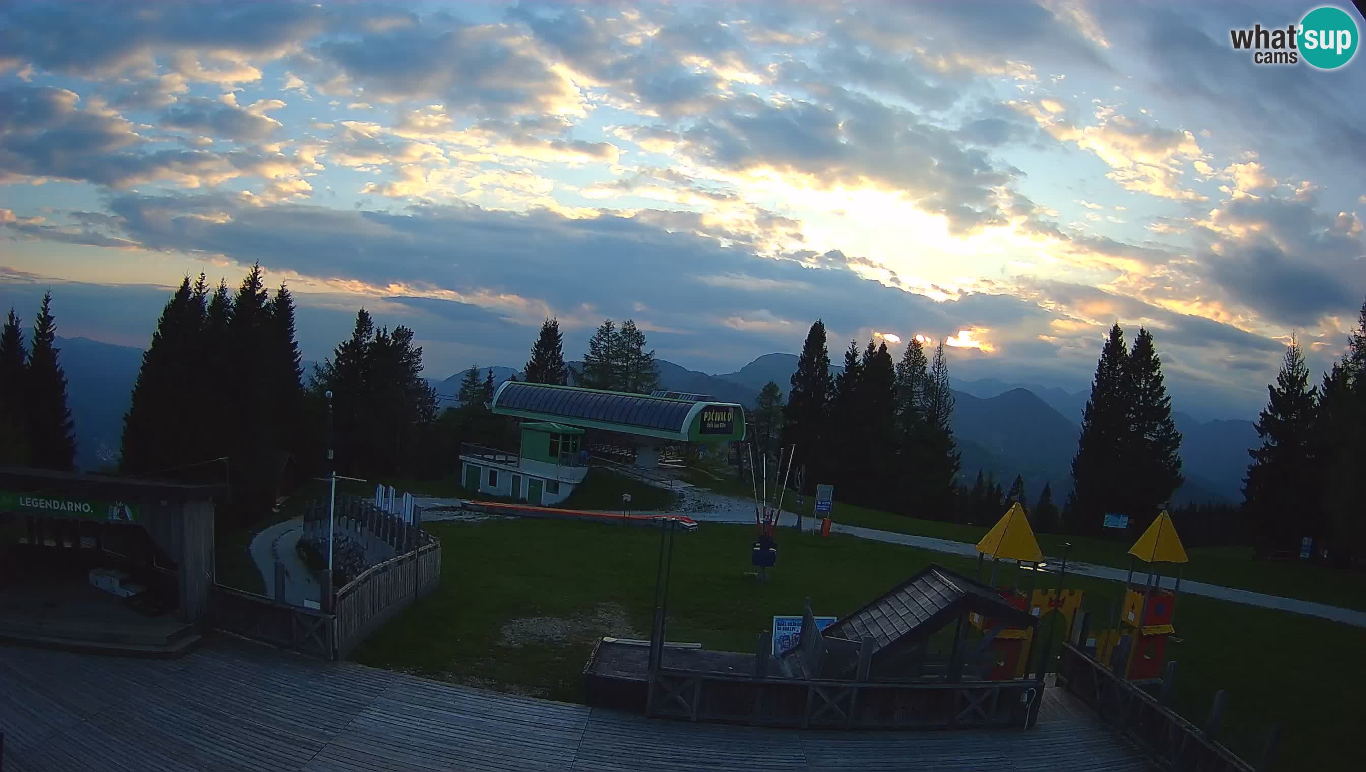 Alpska Perla Ski hotel Cerkno Počivalo webcam – Slovenia
