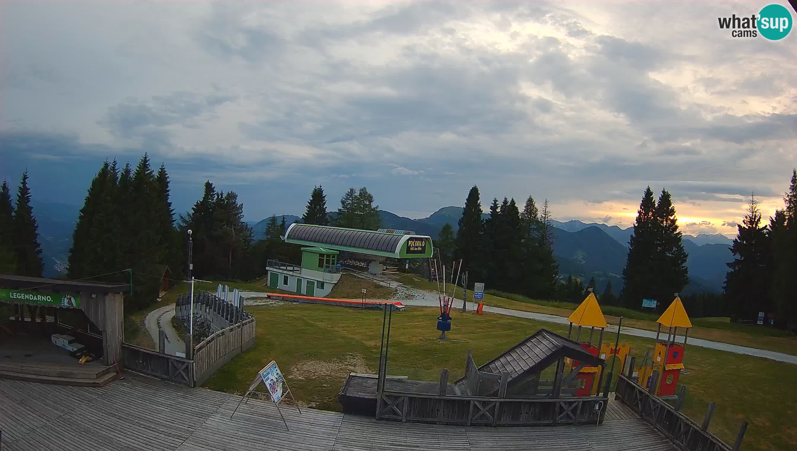 Alpska Perla Ski hotel Cerkno Počivalo webcam – Slovenia