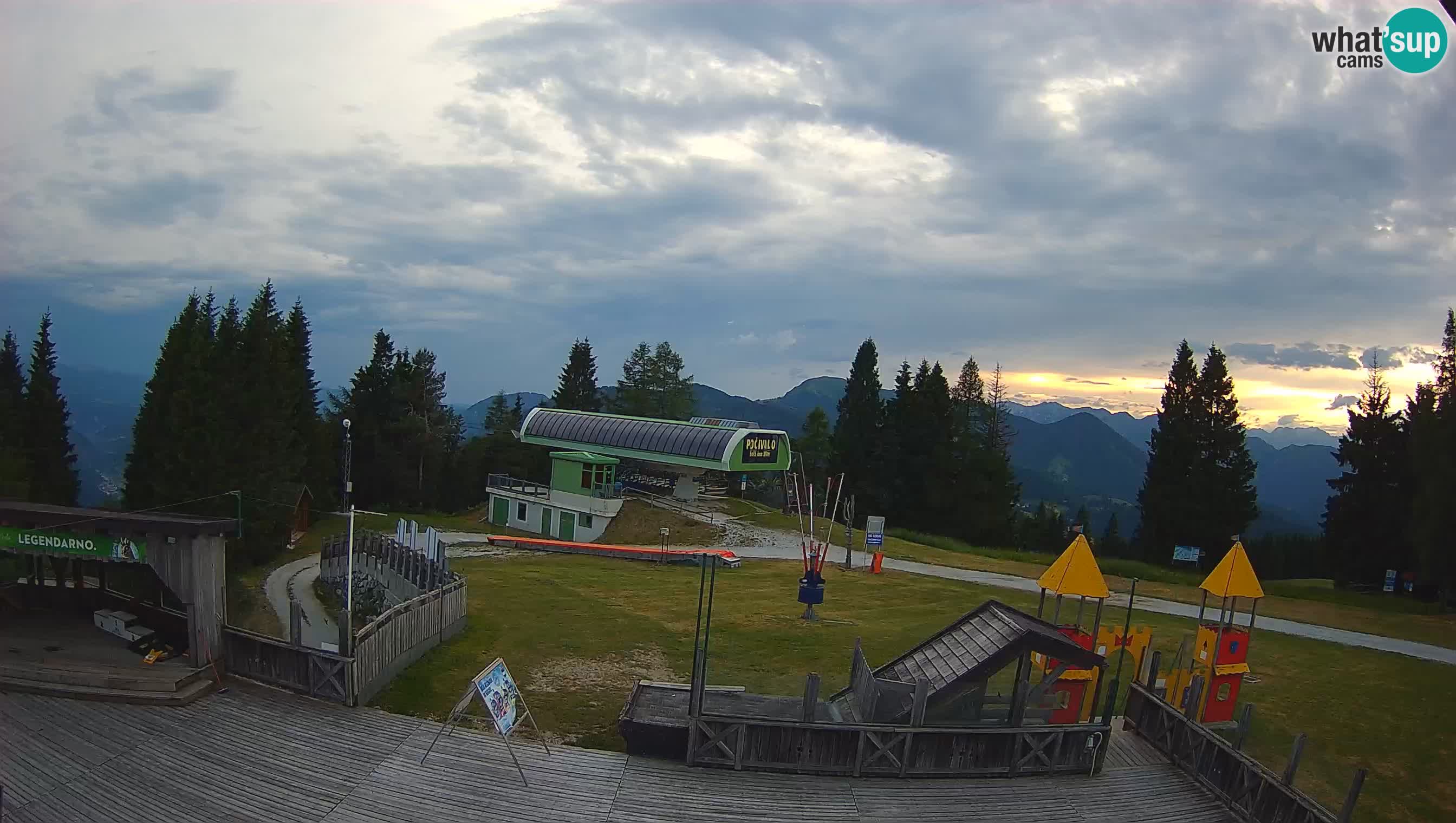 Alpska Perla Ski center Cerkno Počivalo webcam – Slovenia