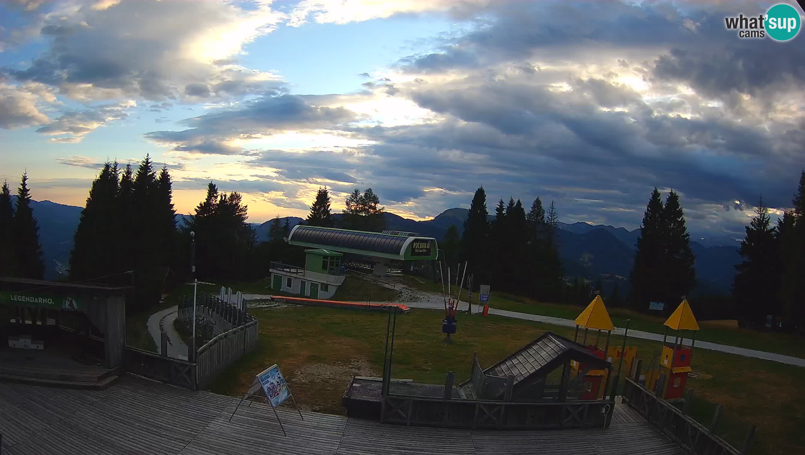 Alpska Perla Ski center Cerkno Počivalo webcam – Slovenia