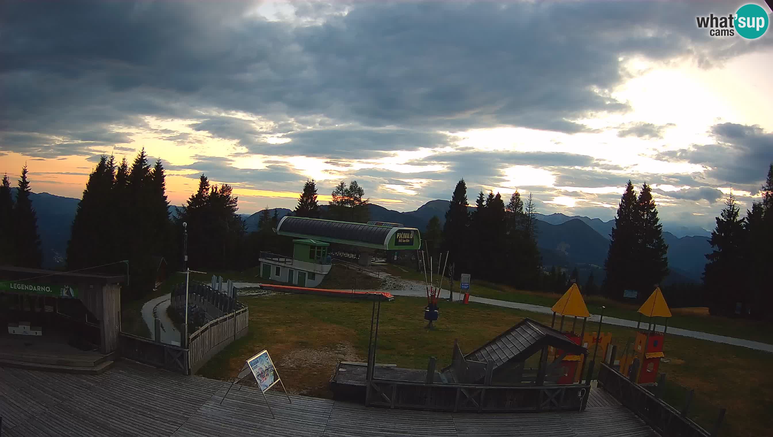 Alpska Perla Ski center Cerkno Počivalo webcam – Slovenia