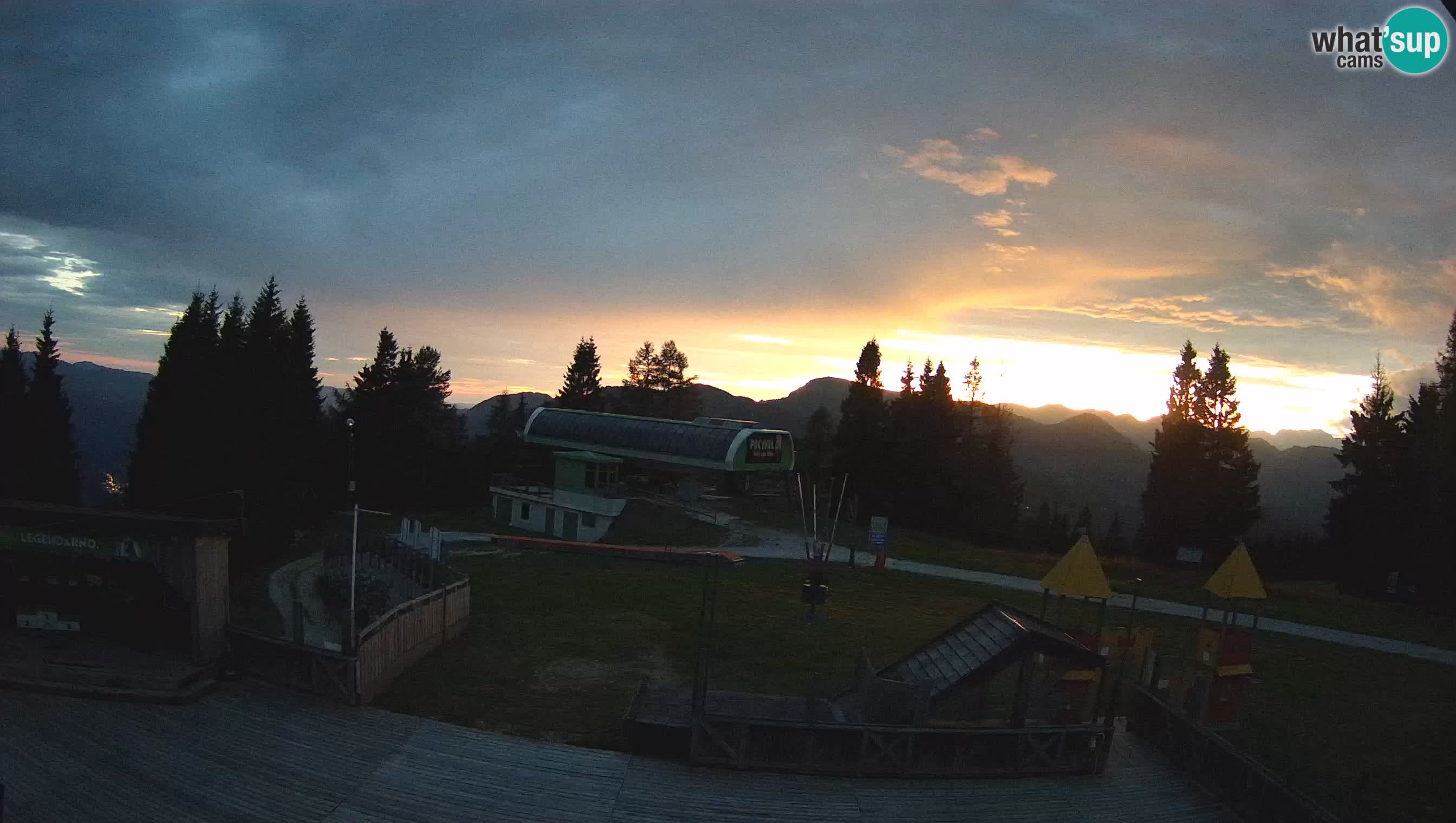 Alpska Perla Ski center Cerkno Počivalo webcam – Slovenia
