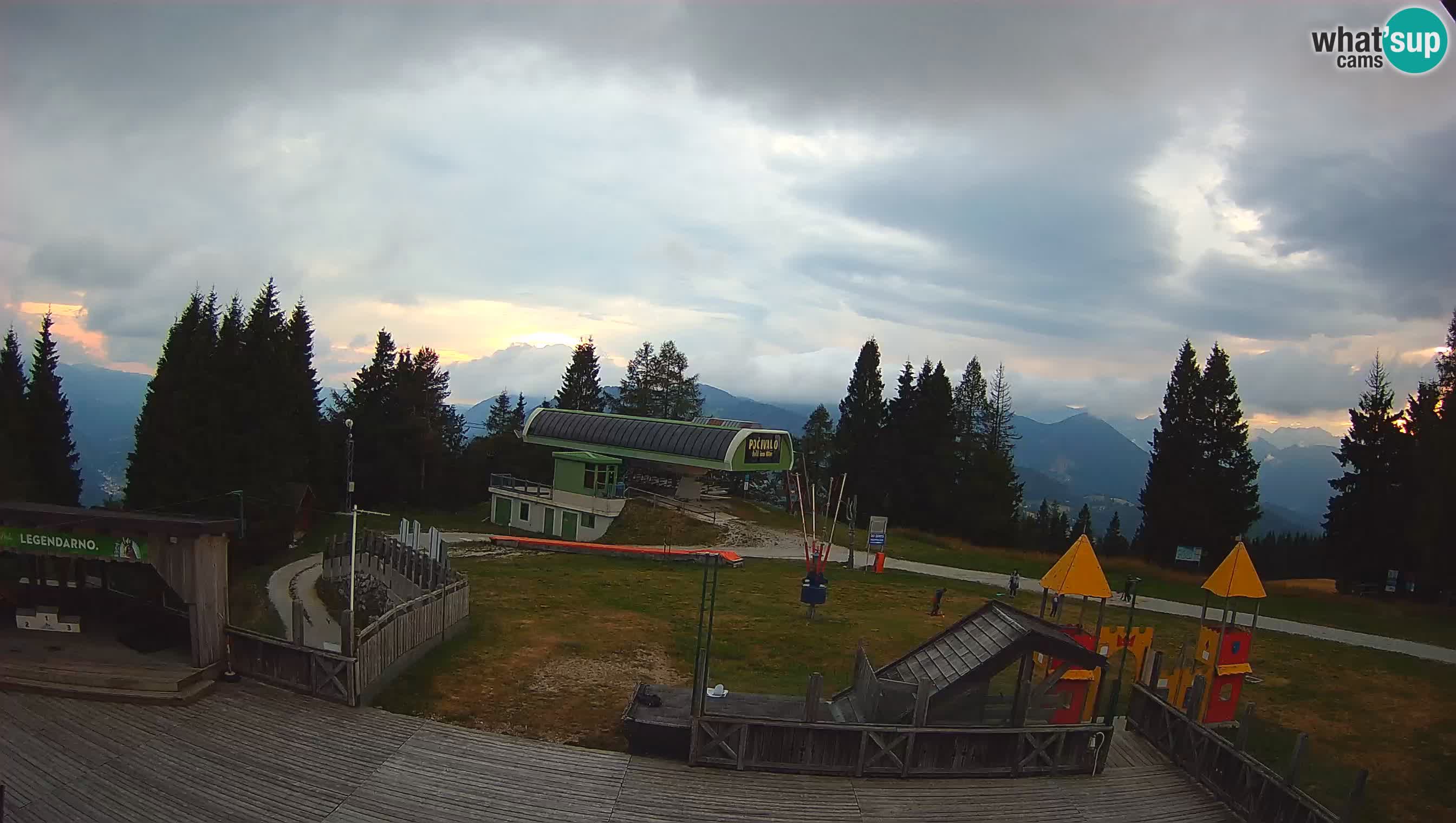 Alpska Perla Ski center Cerkno Počivalo webcam – Slovenia