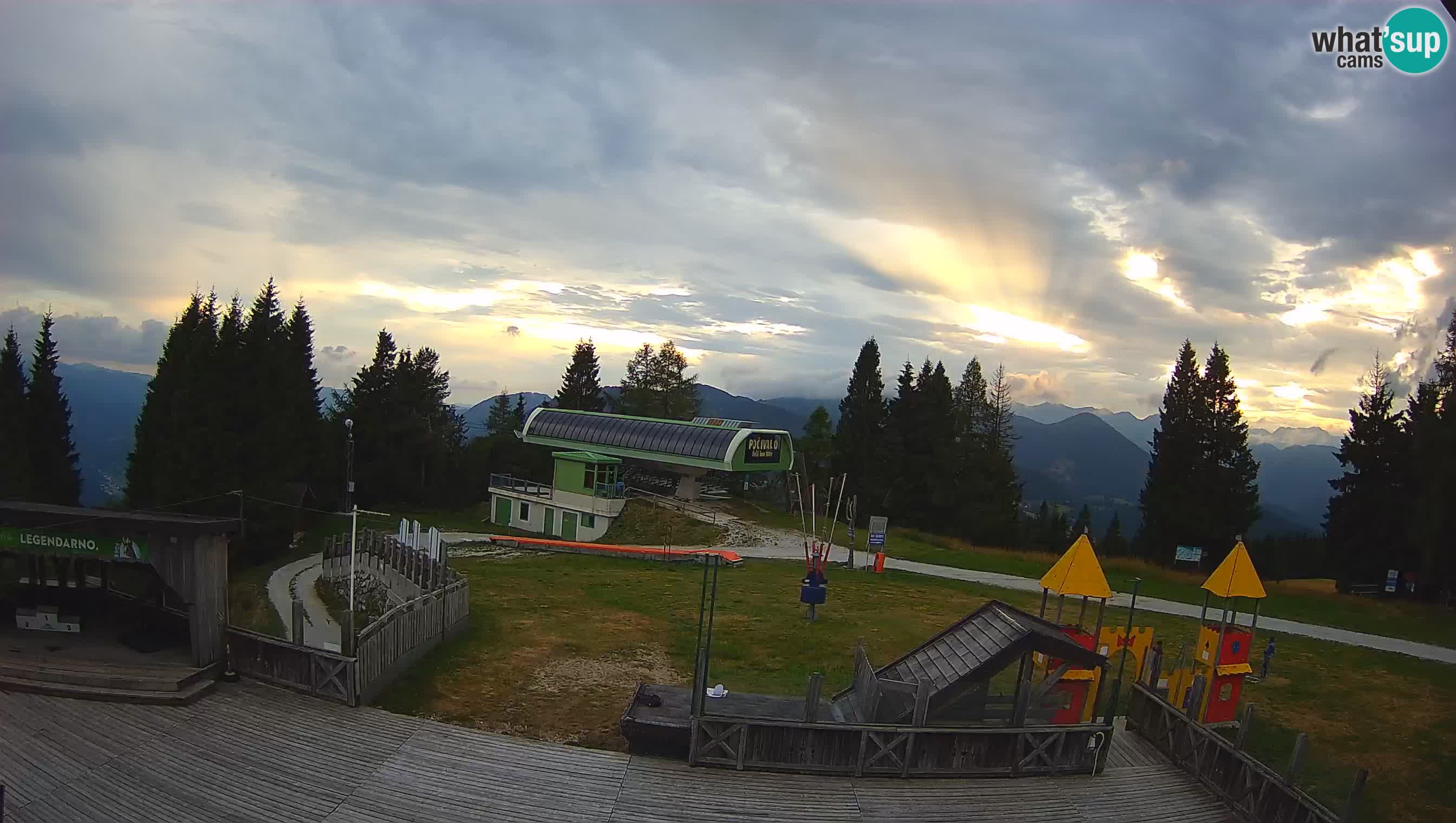 Alpska Perla Ski center Cerkno Počivalo webcam – Slovenia