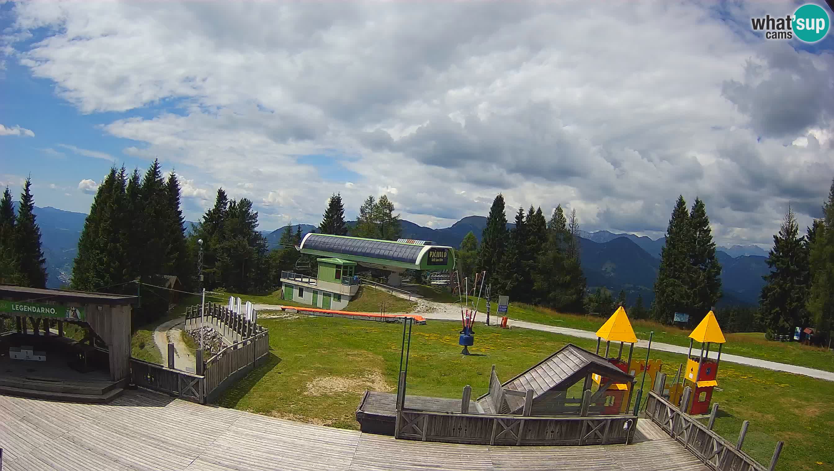 Alpska Perla Ski center Cerkno Počivalo webcam – Slovenia