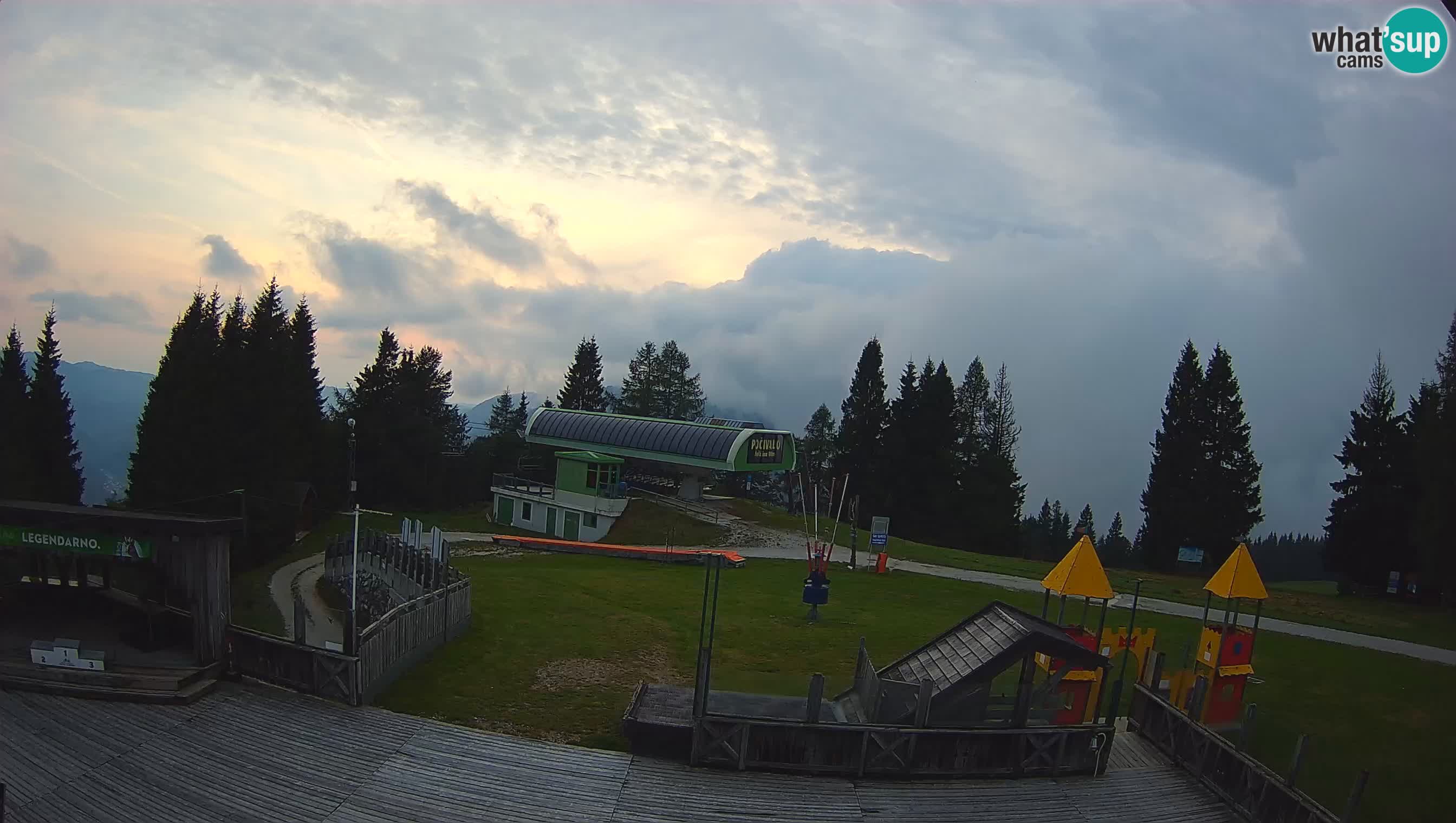 Alpska Perla Ski center Cerkno Počivalo webcam – Slovenia