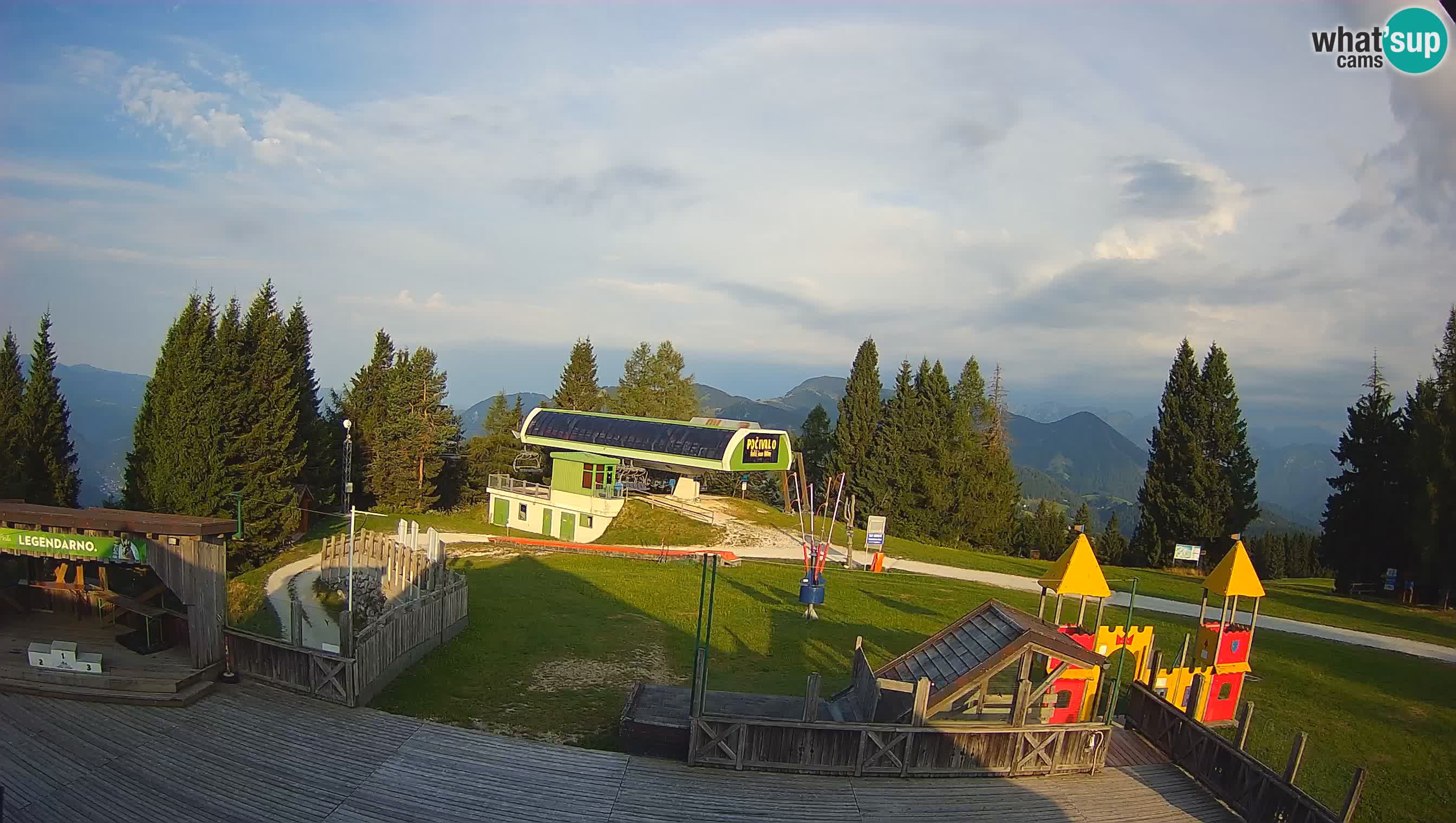 Webcam de la station de ski des Alpes slovènes à Cerkno Počivalo