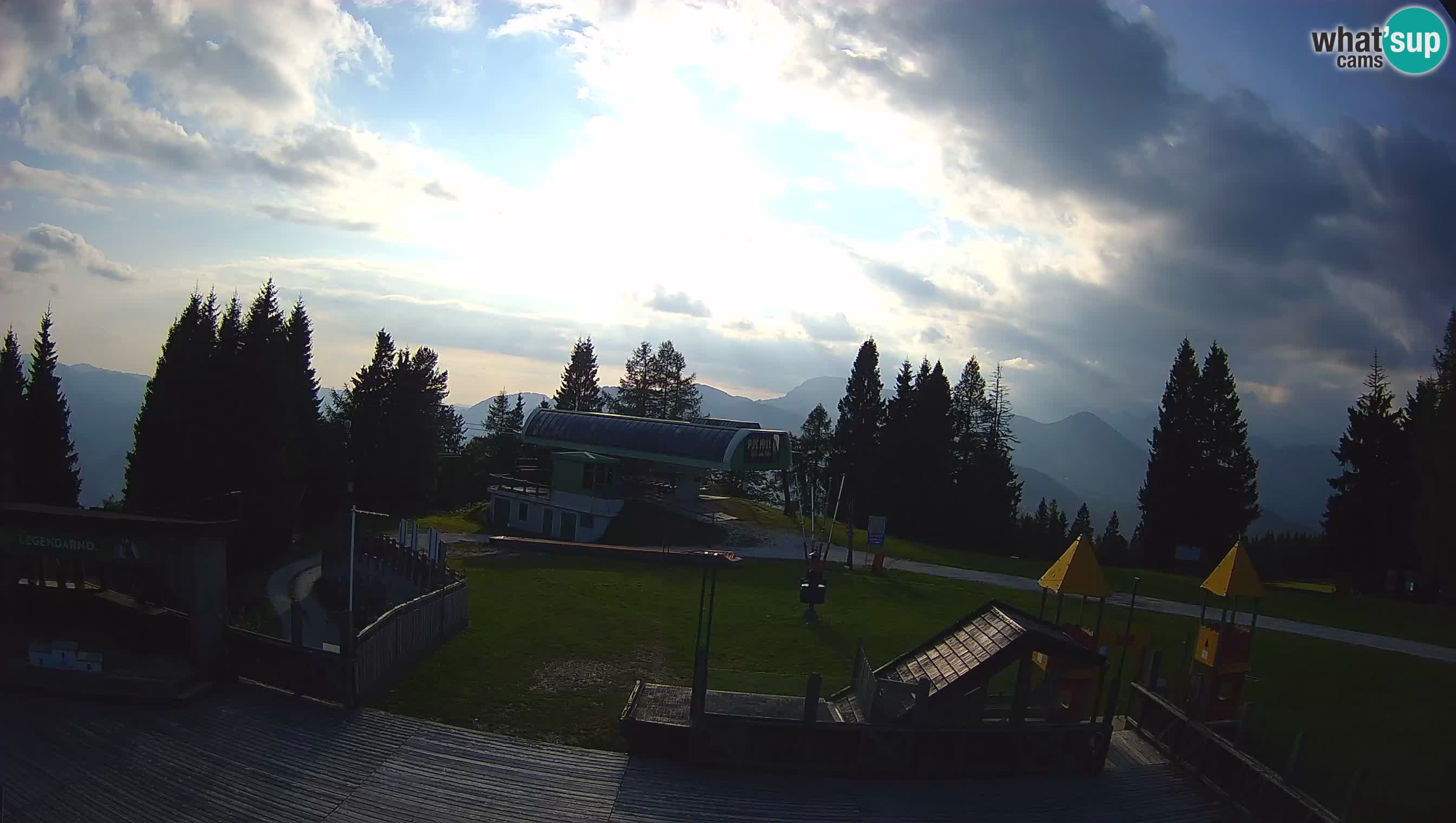 Alpska Perla Ski center Cerkno Počivalo webcam – Slovenia