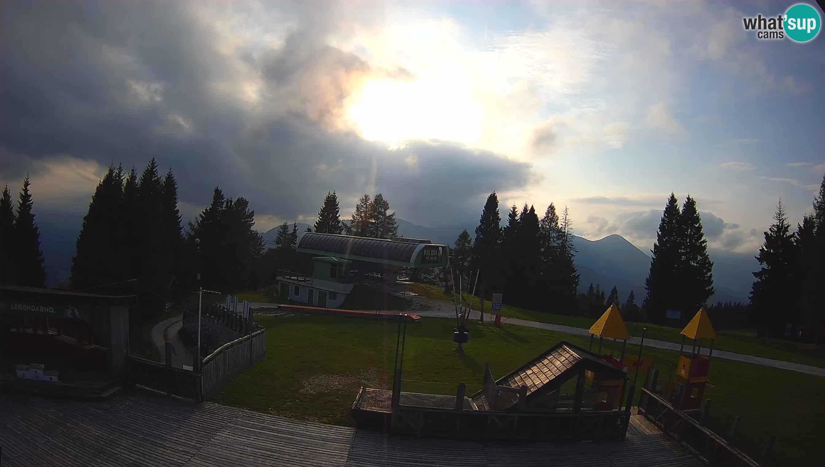 Alpska Perla Ski center Cerkno Počivalo webcam – Slovenia