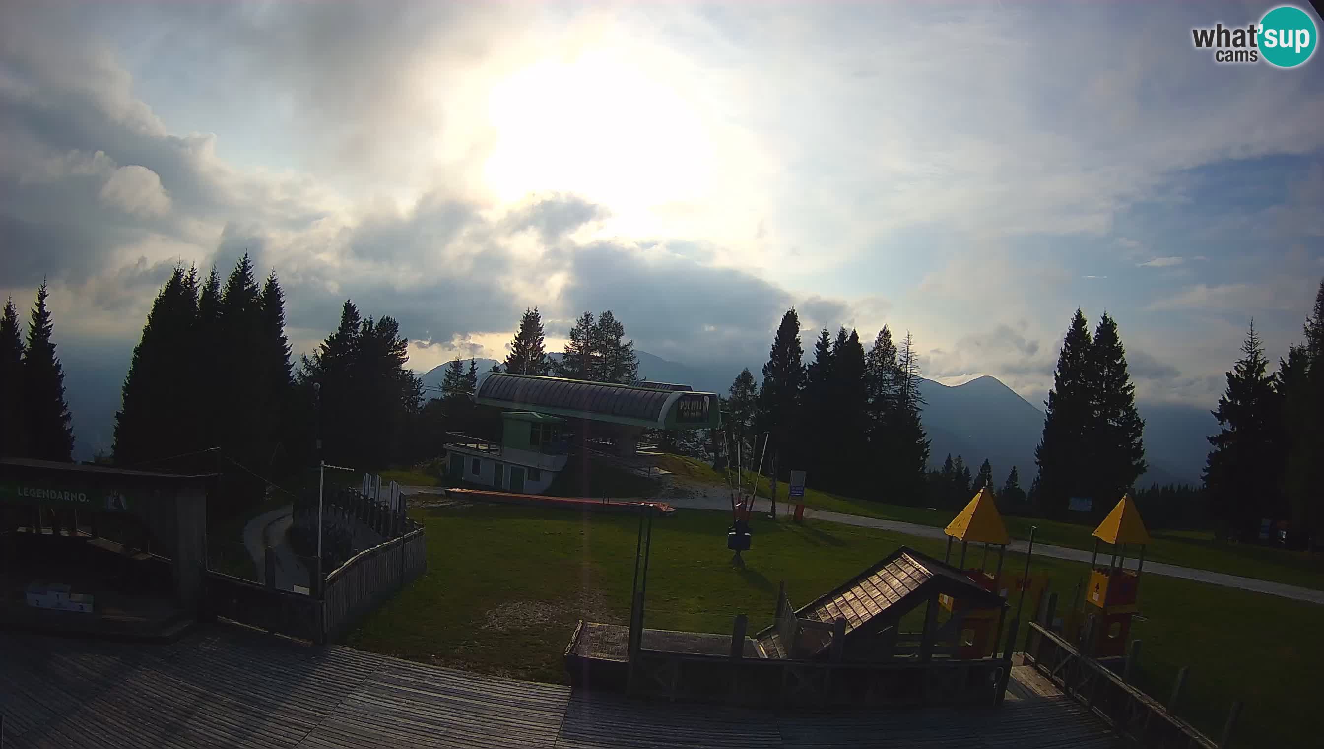 Webcam de la station de ski des Alpes slovènes à Cerkno Počivalo