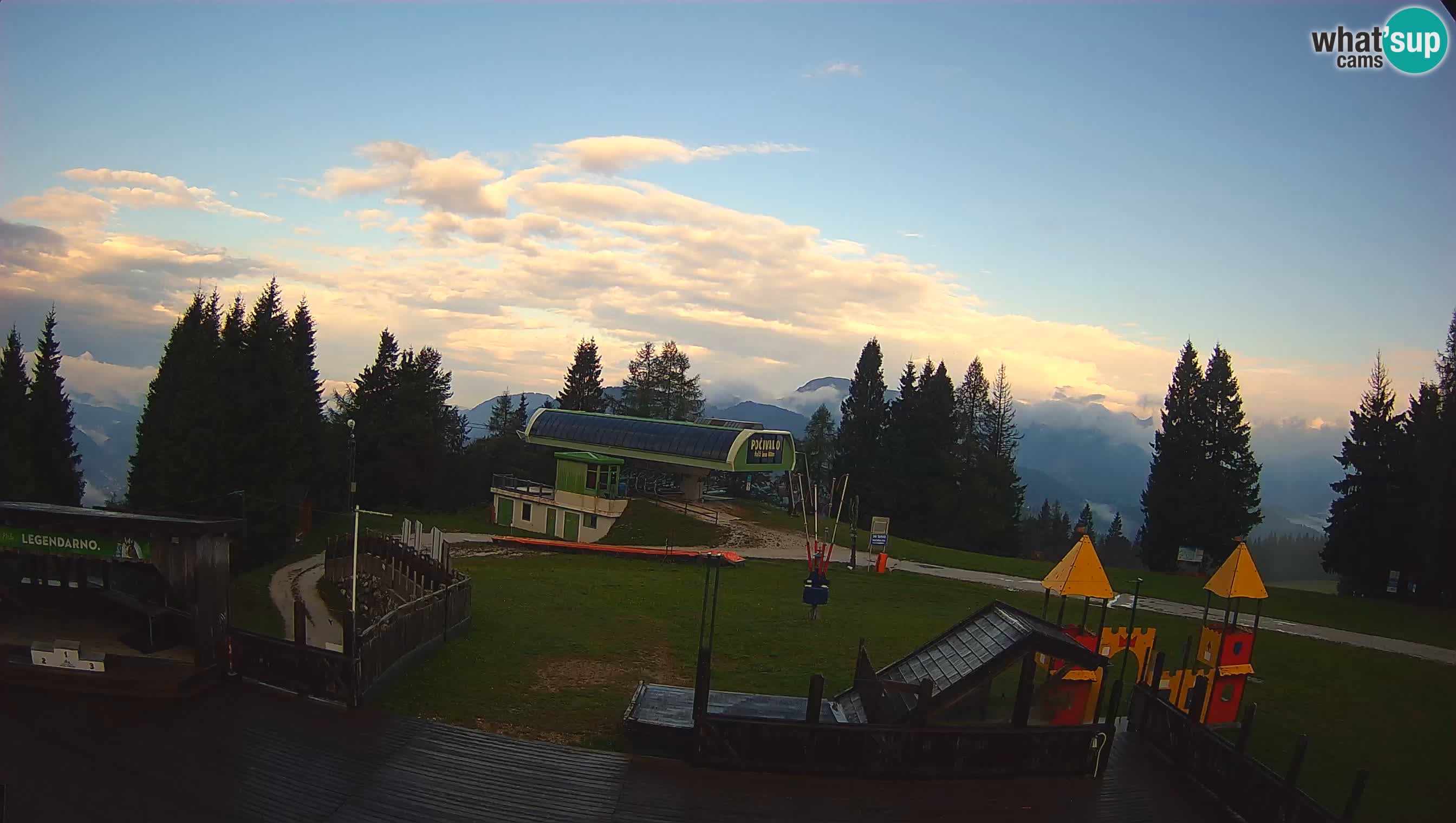 Alpska Perla Ski center Cerkno Počivalo webcam – Slovenia