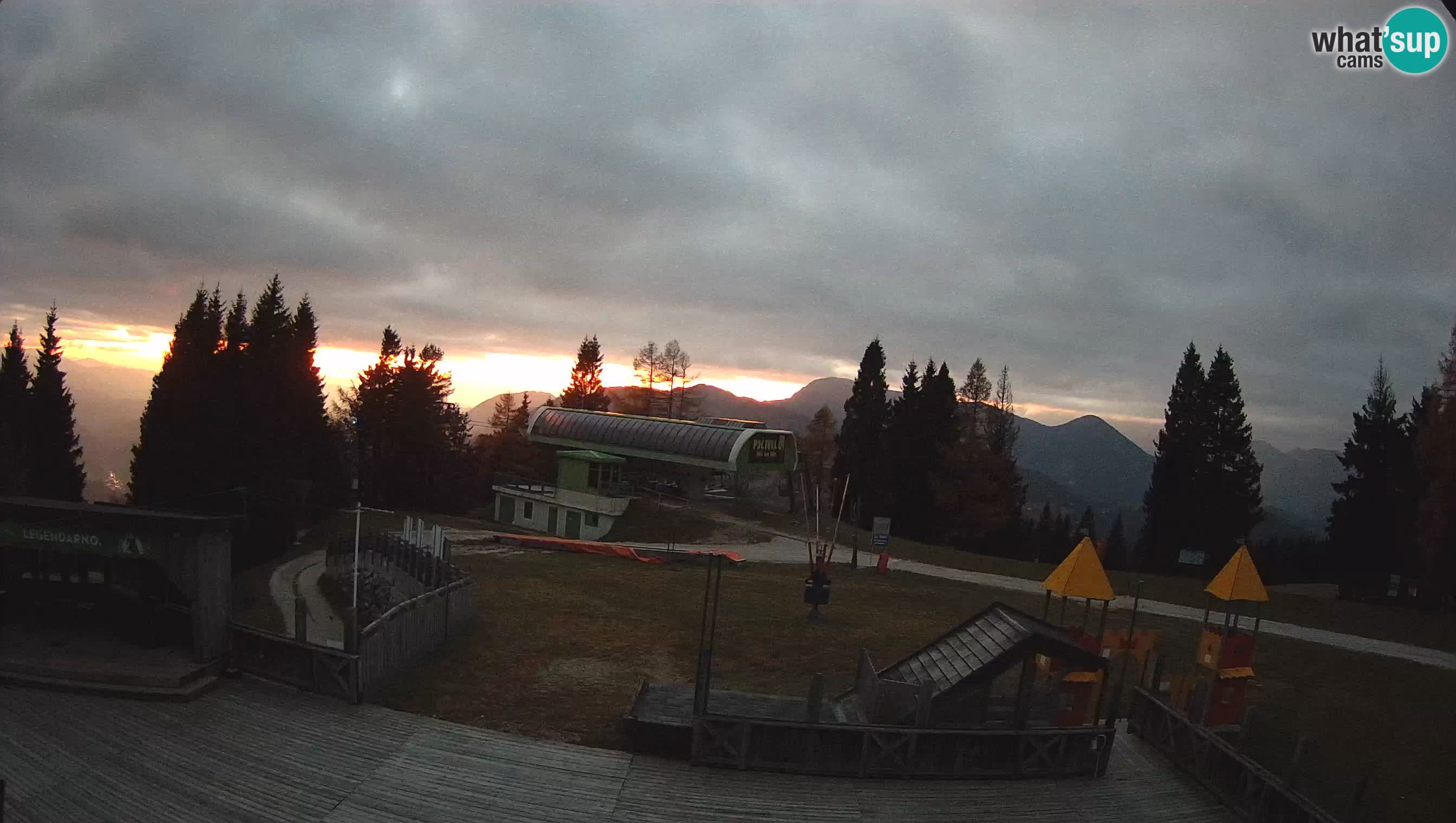 Alpska Perla Ski center Cerkno Počivalo webcam – Slovenia