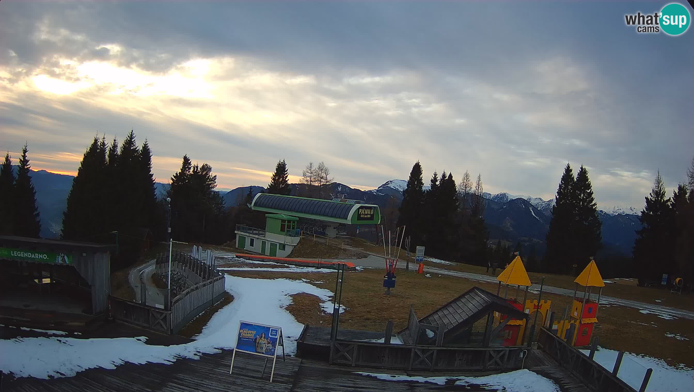 Alpska Perla Ski center Cerkno Počivalo webcam – Slovenia