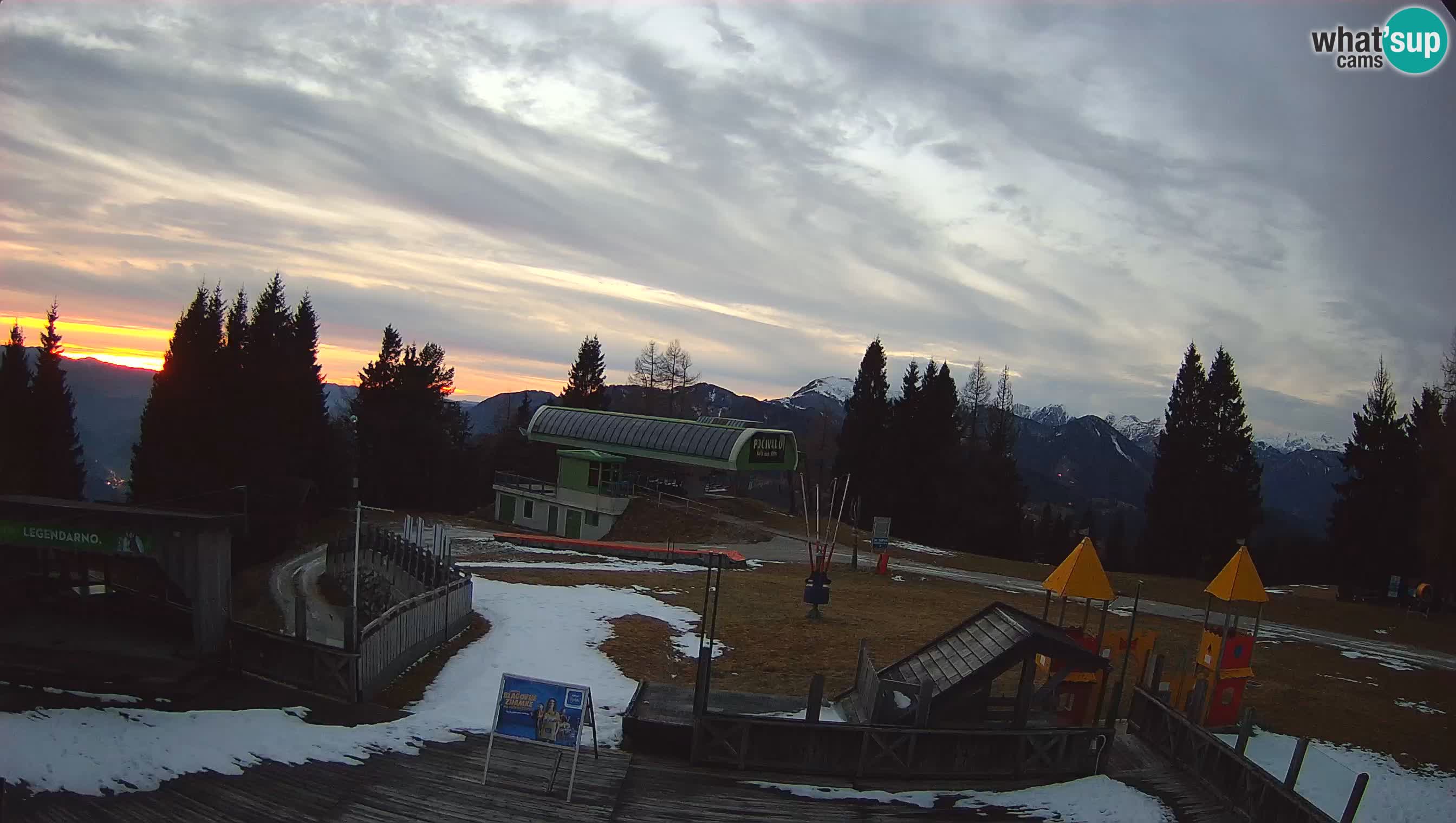 Alpska Perla Ski center Cerkno Počivalo webcam – Slovenia