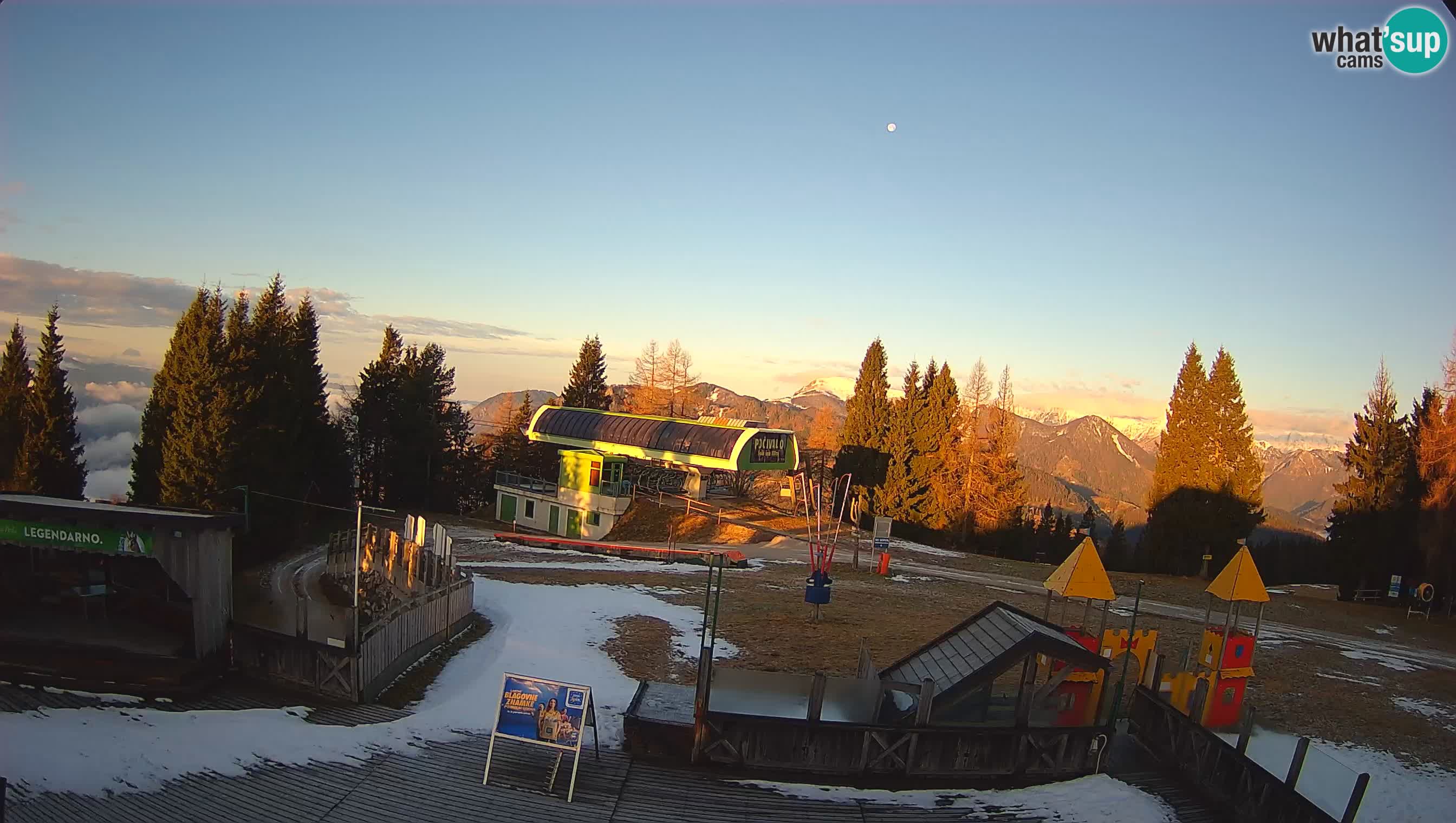 Alpska Perla Ski center Cerkno Počivalo webcam – Slovenia
