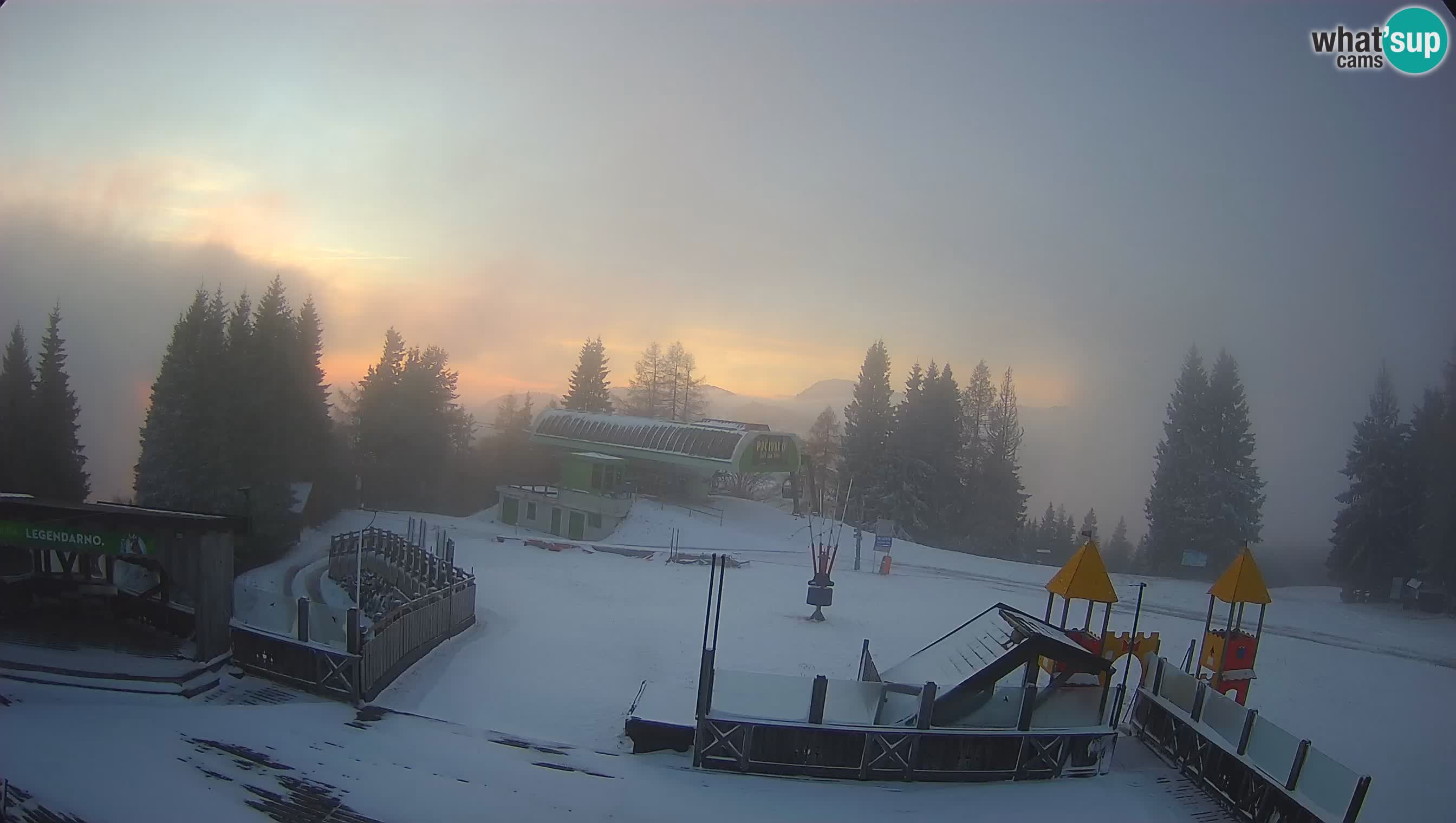 Alpska Perla Ski center Cerkno Počivalo webcam – Slovenia
