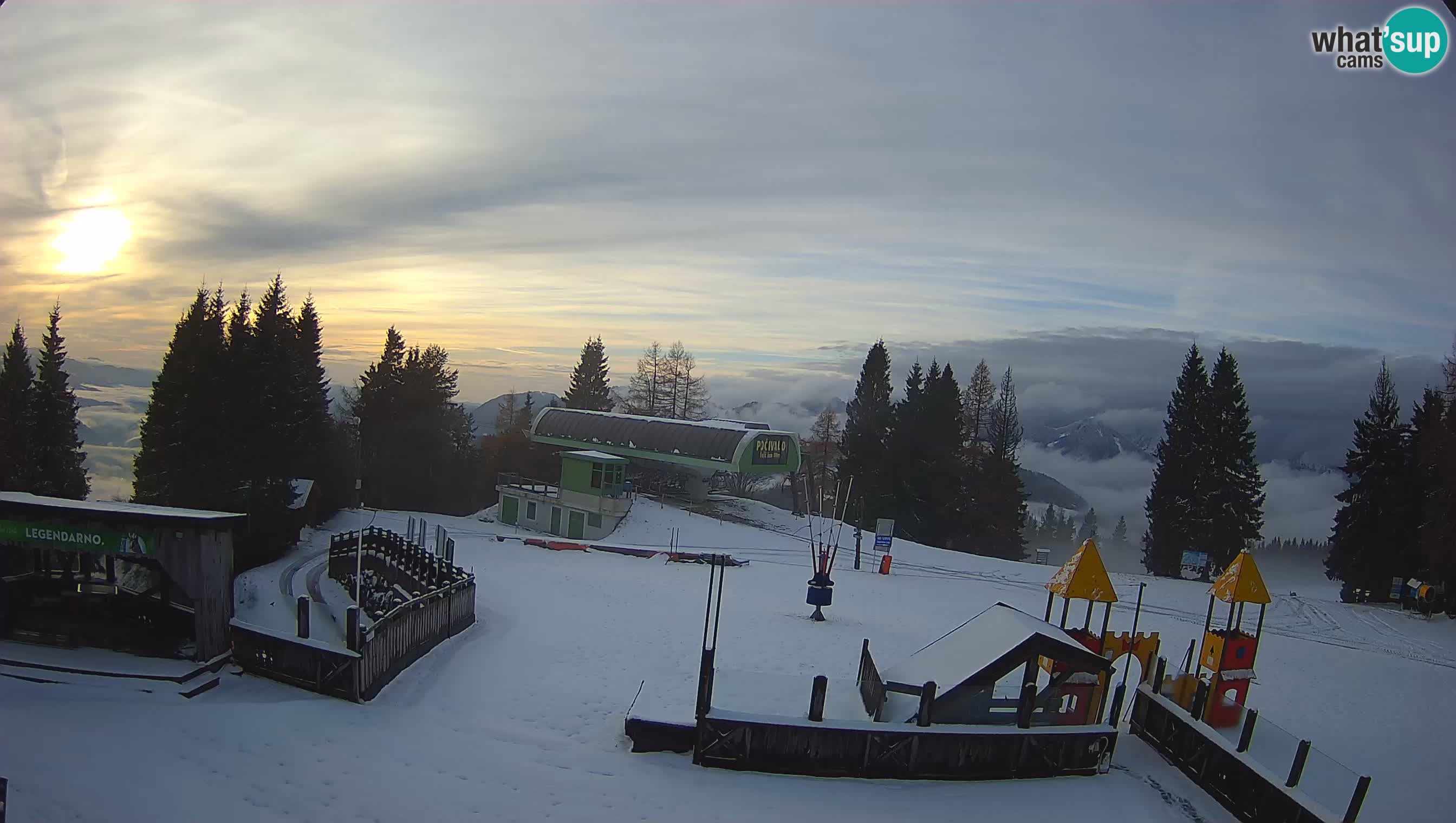 Alpska Perla Ski center Cerkno Počivalo webcam – Slovenia