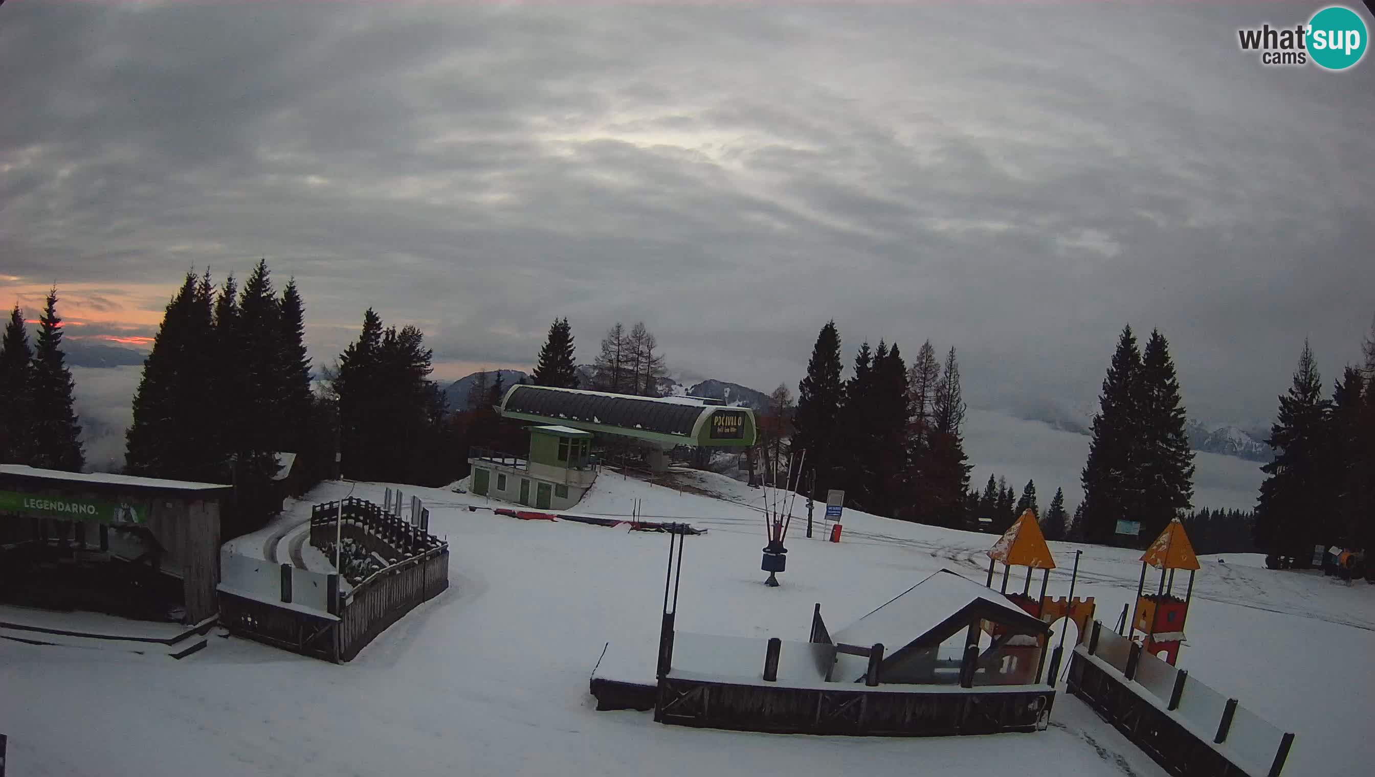 Alpska Perla Ski center Cerkno Počivalo webcam – Slovenia