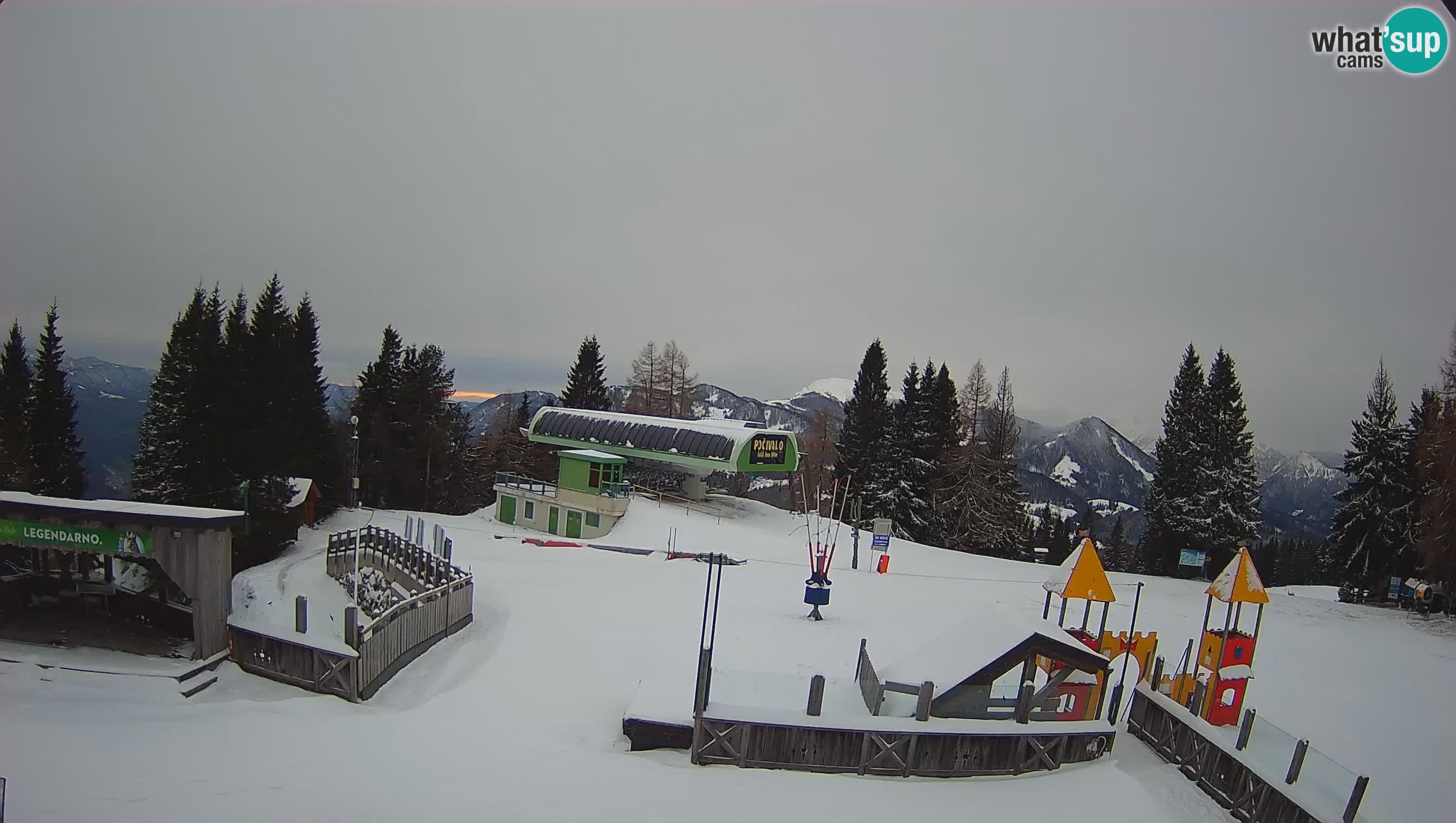 Alpska Perla Ski hotel Cerkno Počivalo webcam – Slovenia