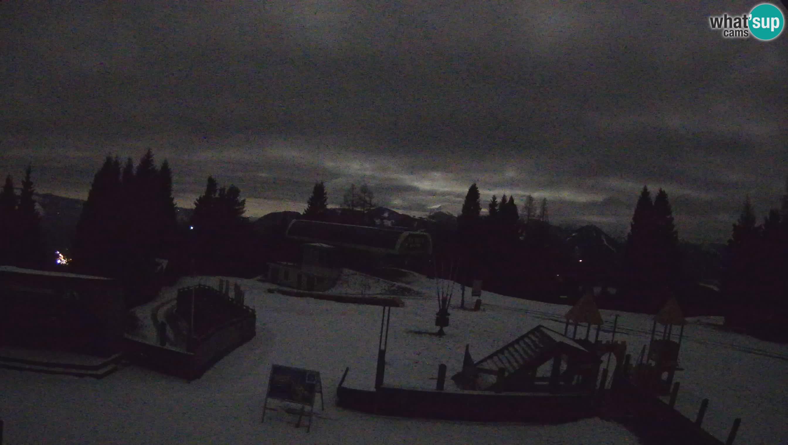 Alpska Perla Ski center Cerkno Počivalo webcam – Slovenia