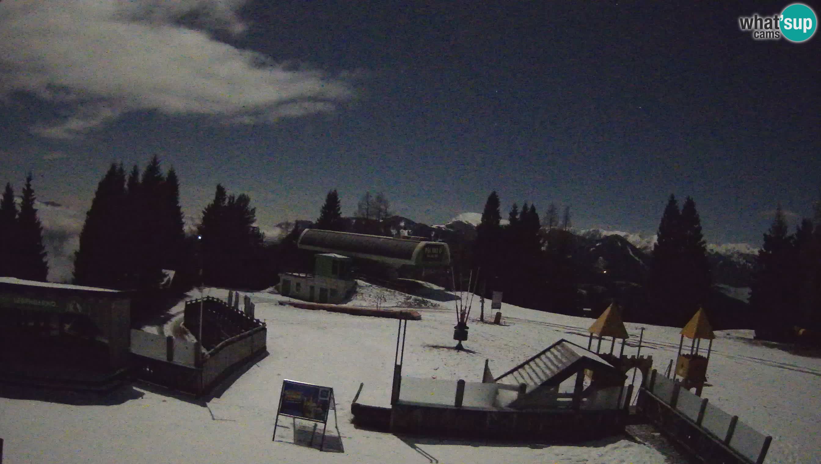 Alpska Perla Ski center Cerkno Počivalo webcam – Slovenia