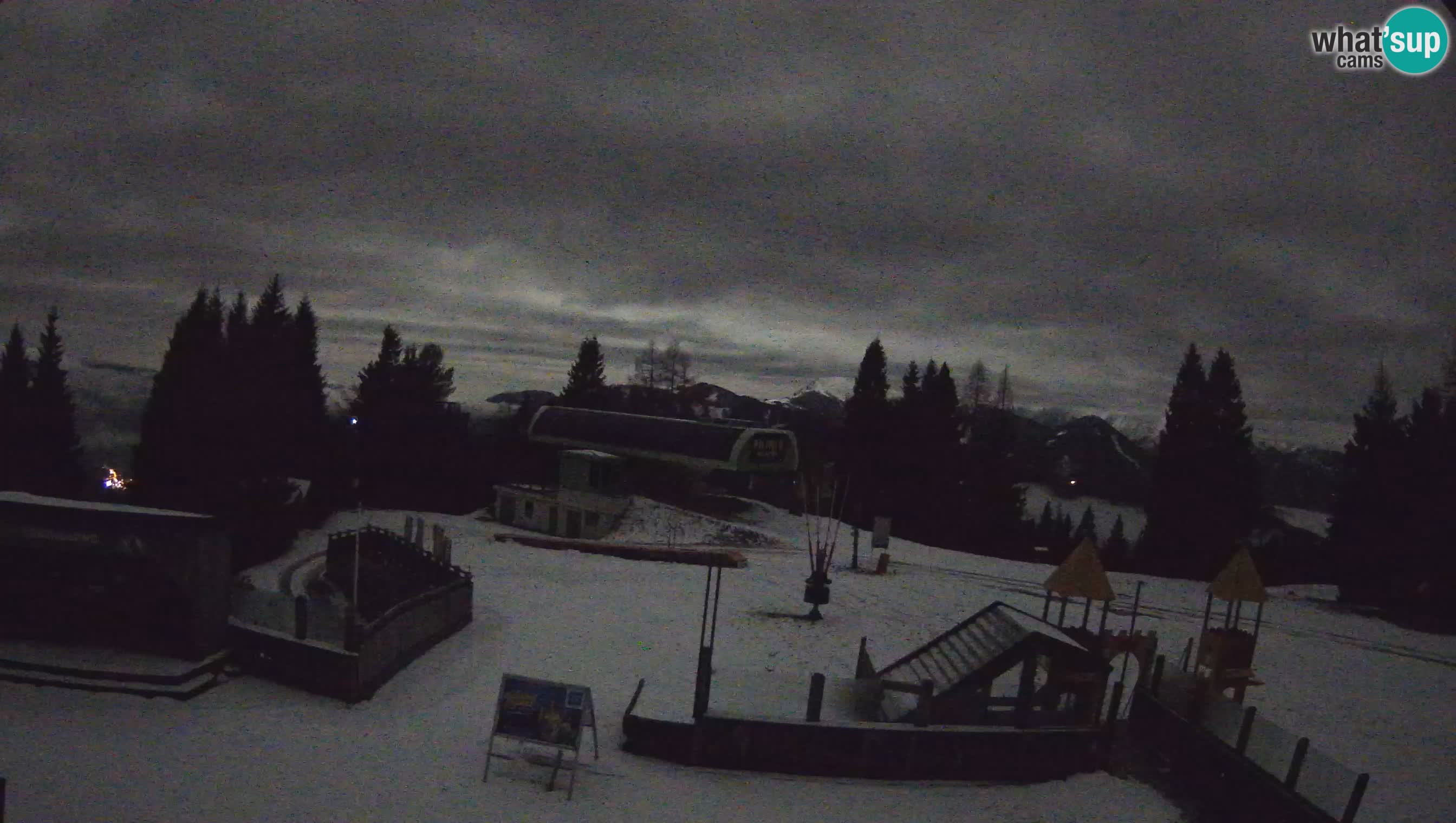 Alpska Perla Ski center Cerkno Počivalo webcam – Slovenia