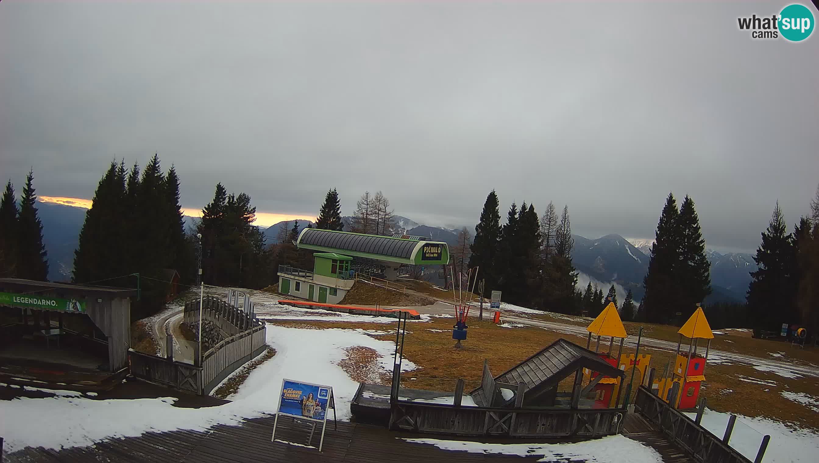 Alpska Perla Ski hotel Cerkno Počivalo webcam – Slovenia
