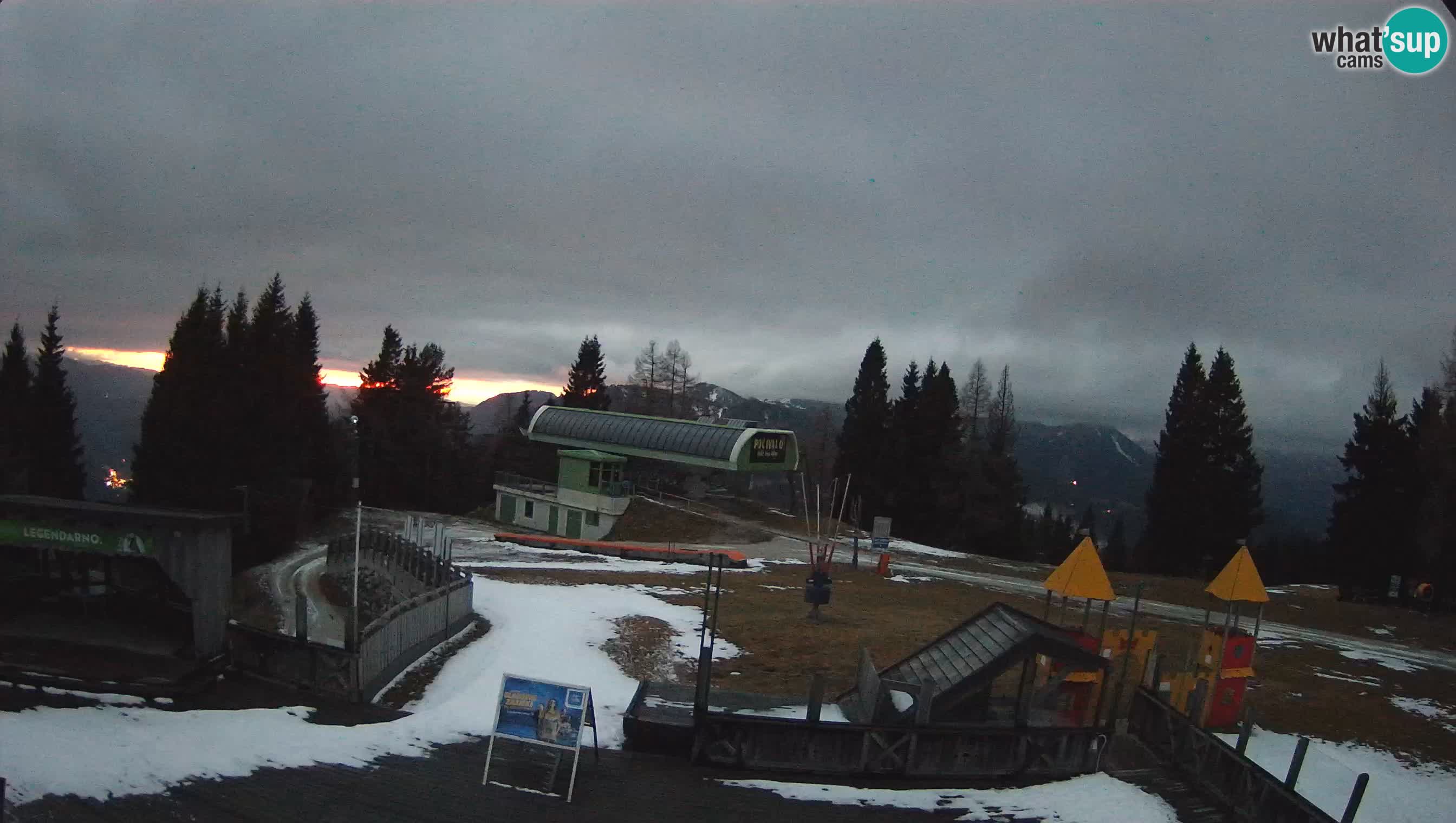 Alpska Perla Ski hotel Cerkno Počivalo webcam – Slovenia