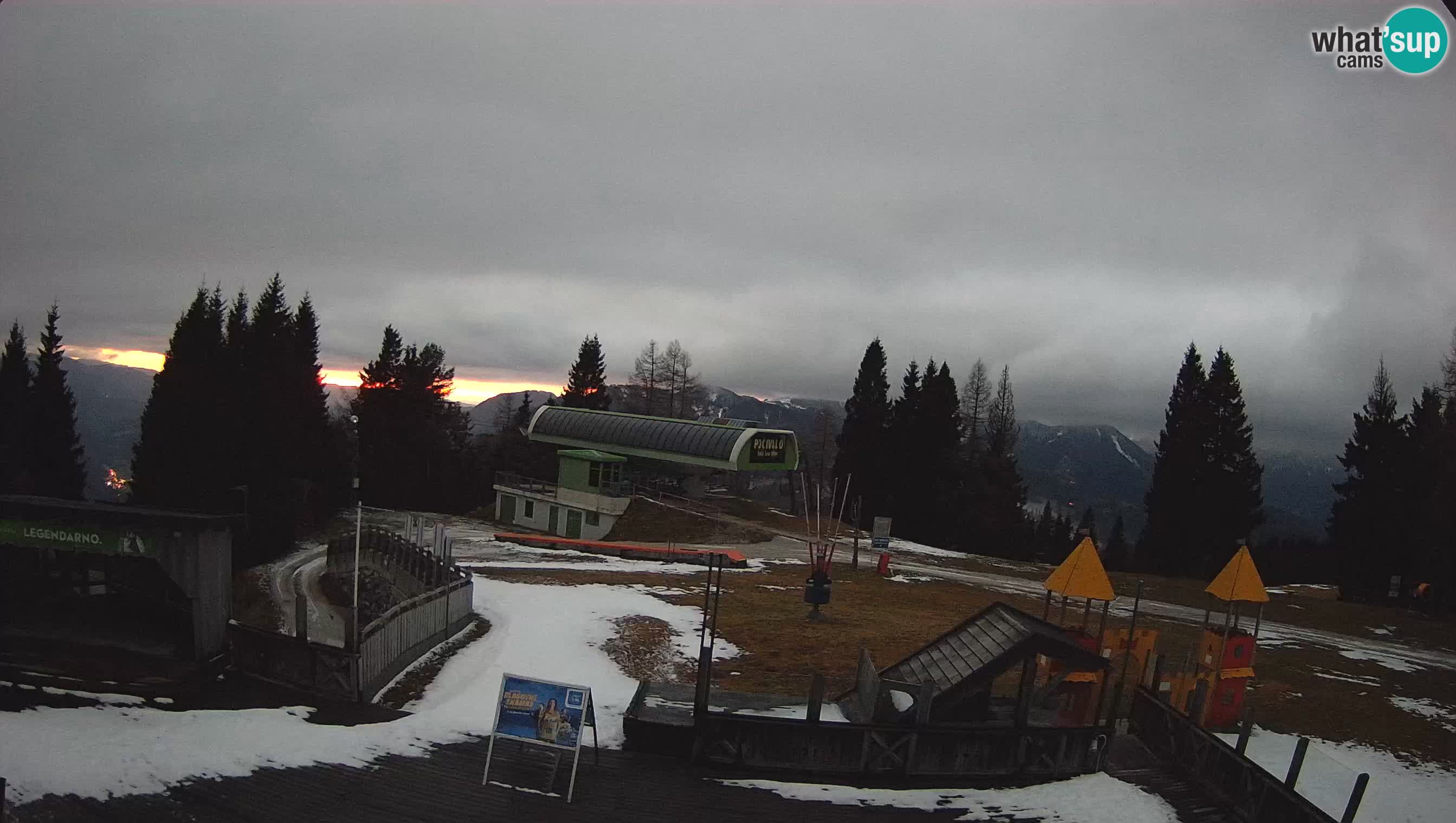 Webcam de la station de ski des Alpes slovènes à Cerkno Počivalo
