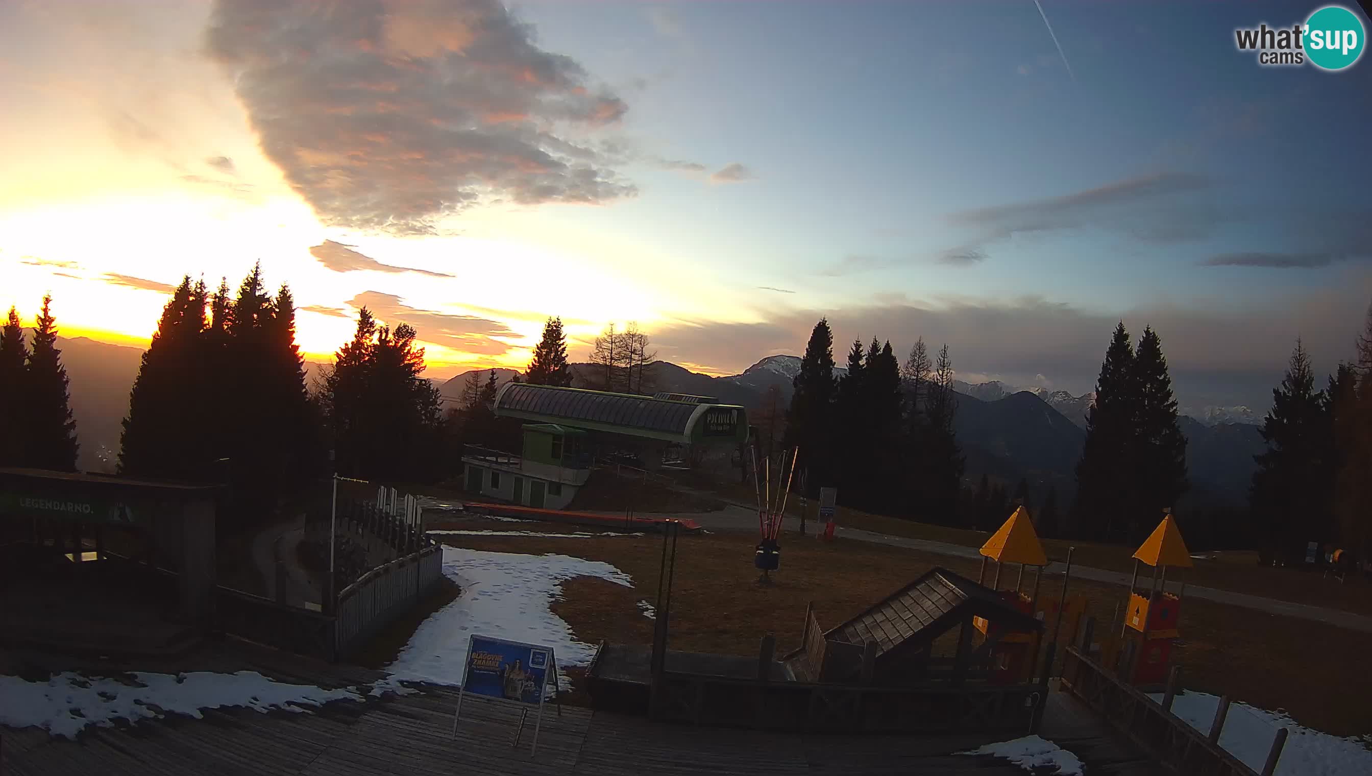 Spletna kamera Počivalo – Alpska Perla | Pogled v živo iz smučišča Cerkno