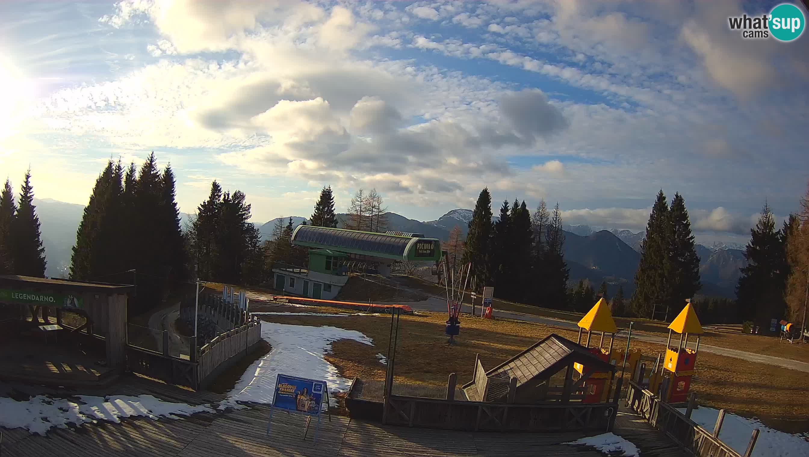 Spletna kamera Počivalo – Alpska Perla | Pogled v živo iz smučišča Cerkno