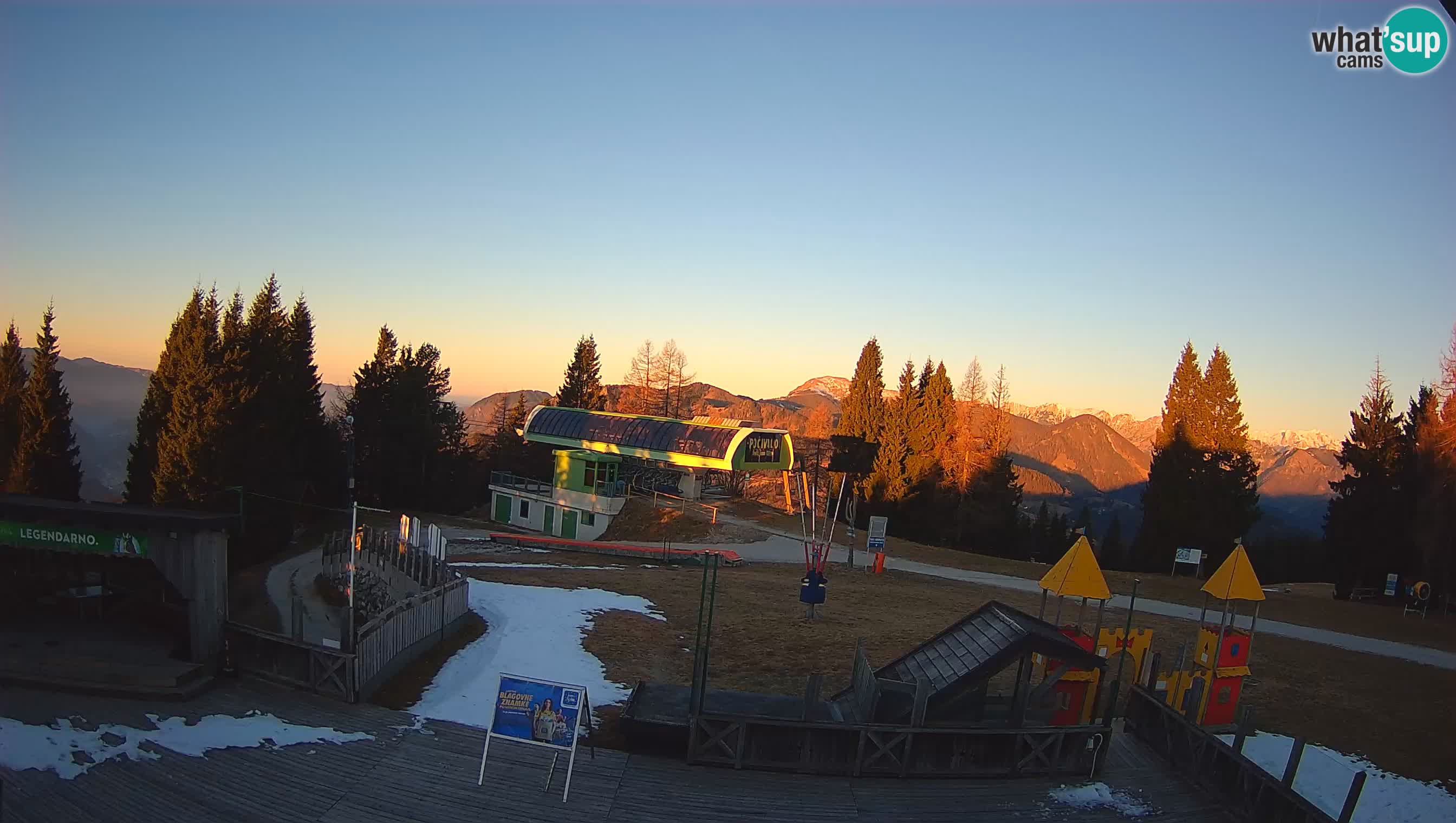 Spletna kamera Počivalo – Alpska Perla | Pogled v živo iz smučišča Cerkno