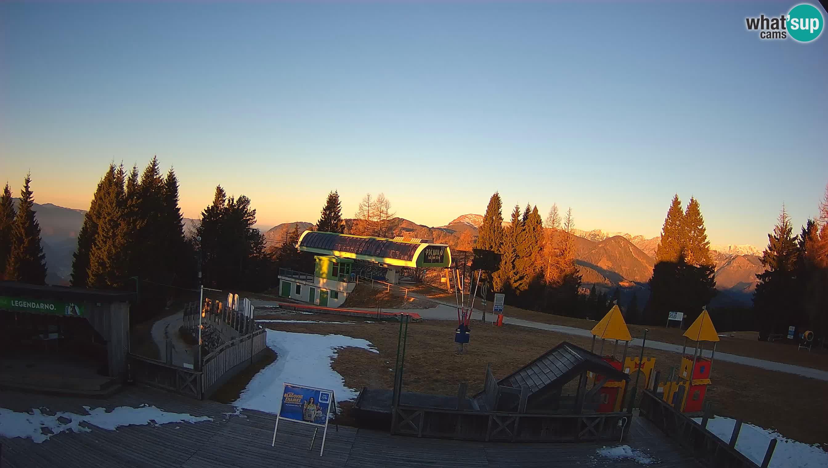 Spletna kamera Počivalo – Alpska Perla | Pogled v živo iz smučišča Cerkno