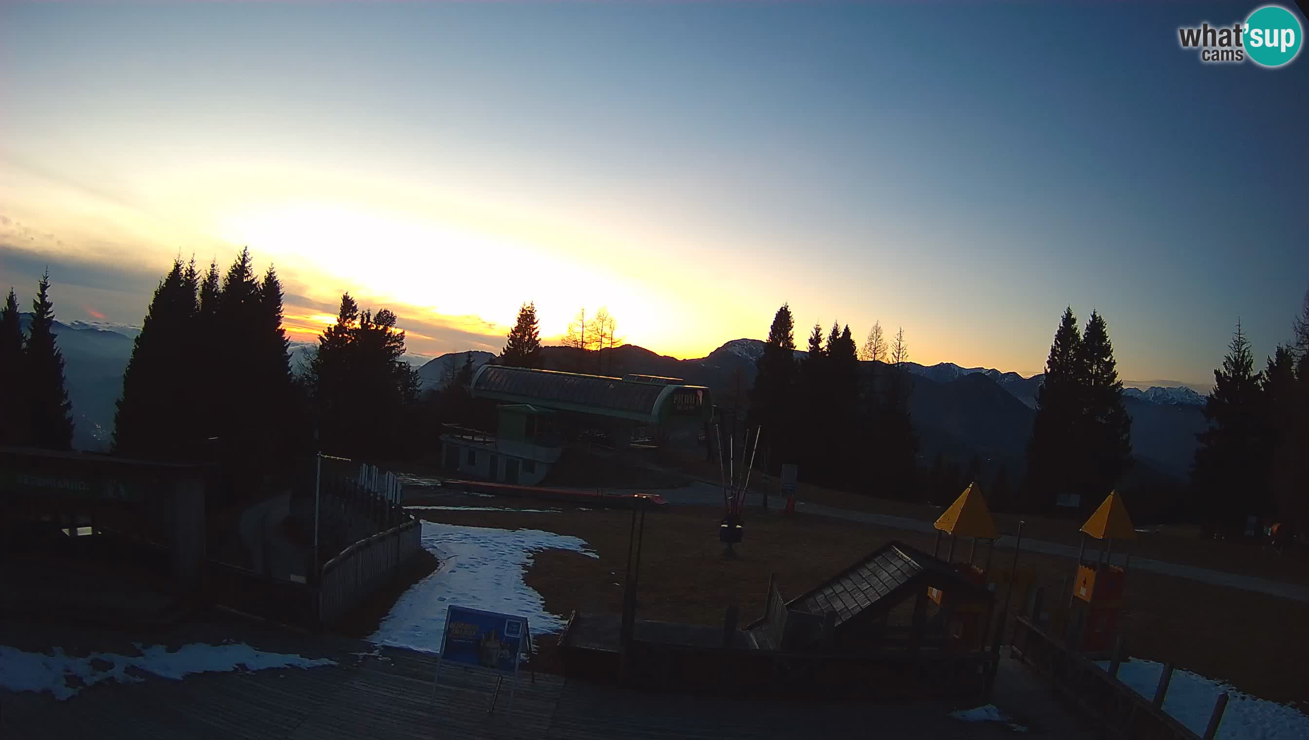 Webcam de la station de ski des Alpes slovènes à Cerkno Počivalo