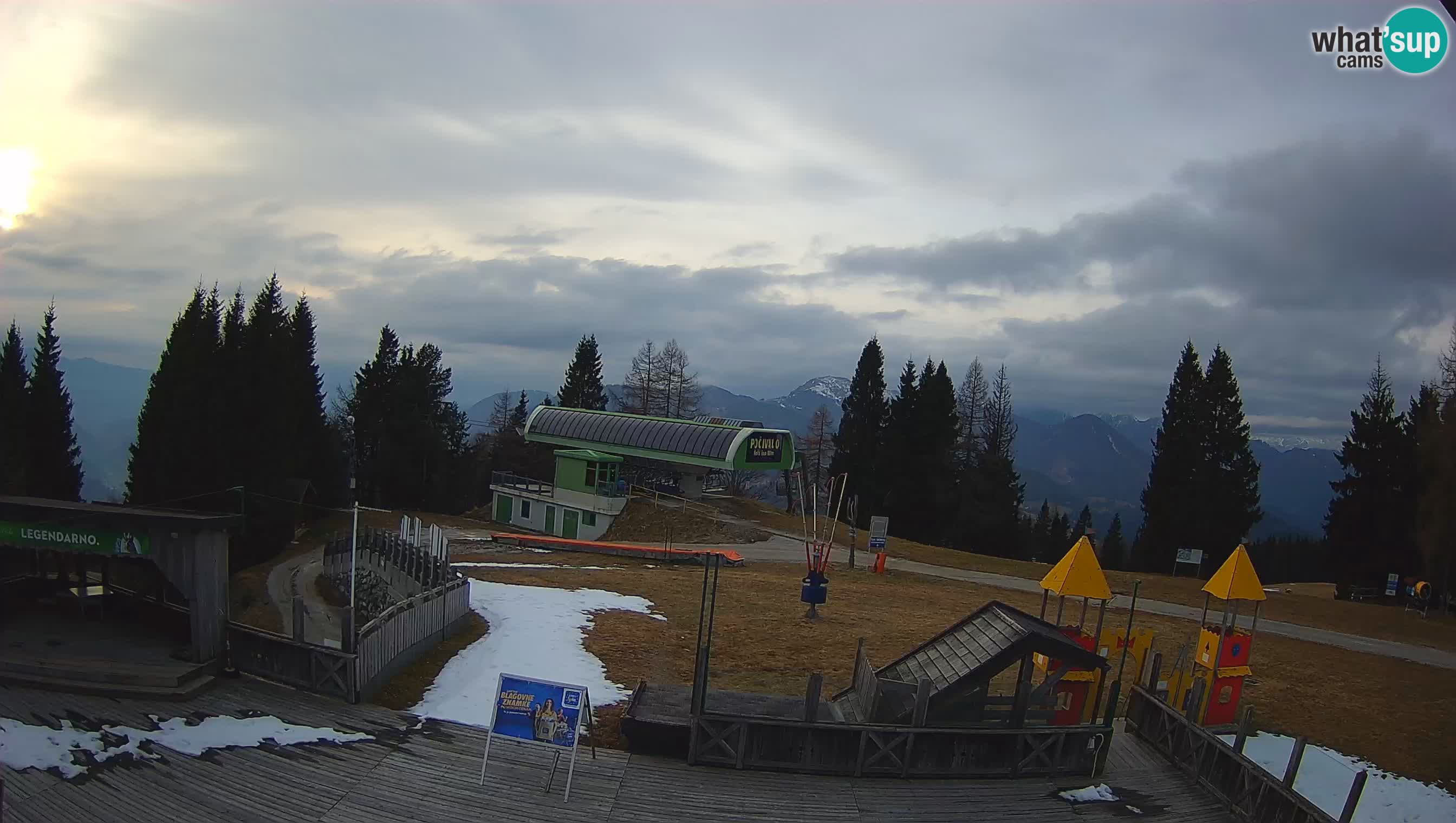 Spletna kamera Počivalo – Alpska Perla | Pogled v živo iz smučišča Cerkno