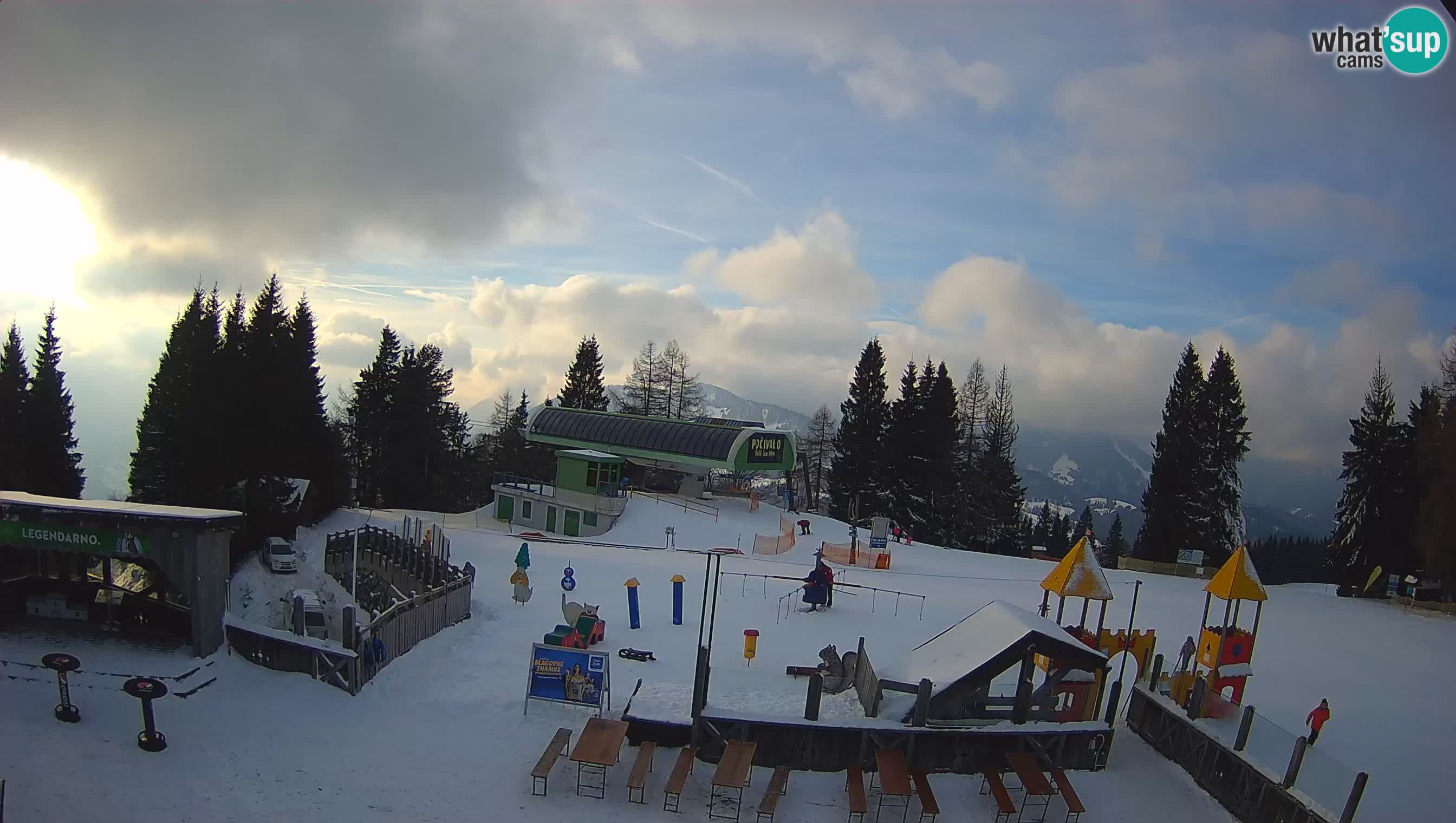 Spletna kamera Počivalo – Alpska Perla | Pogled v živo iz smučišča Cerkno