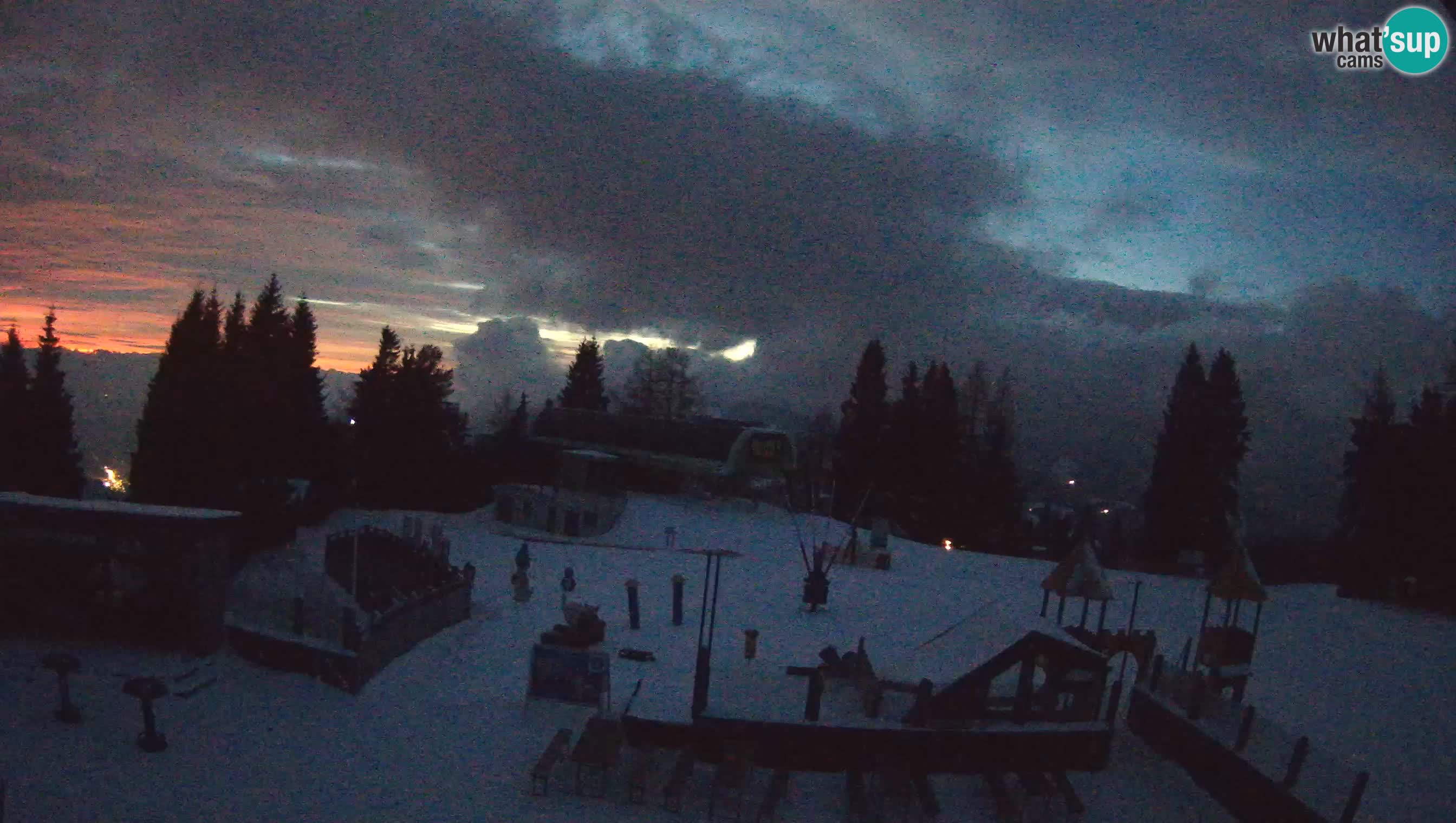 Webcam de la station de ski des Alpes slovènes à Cerkno Počivalo