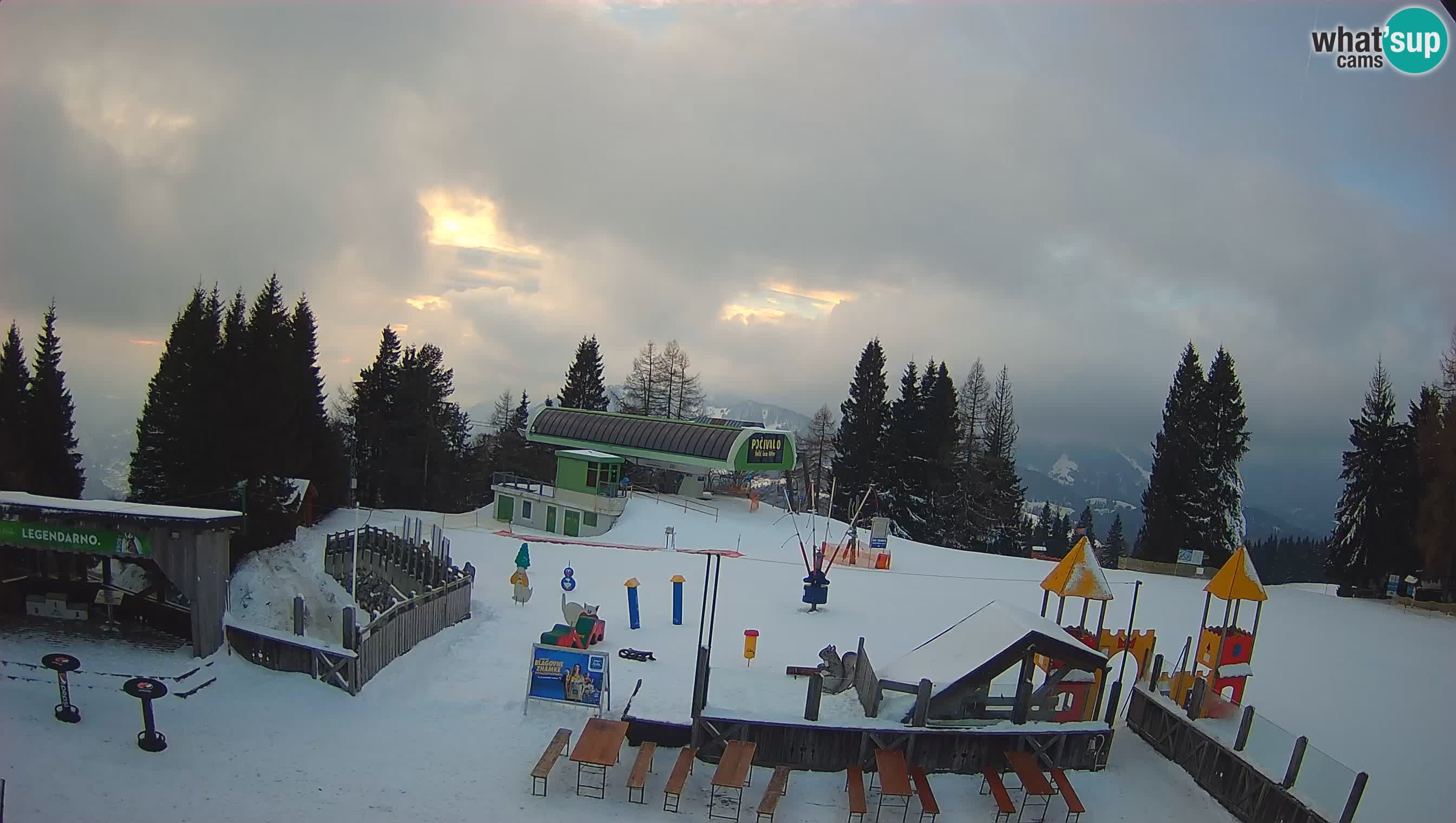 Webcam Počivalo – Alpska Perla | Vista live dalla stazione sciistica di Cerkno