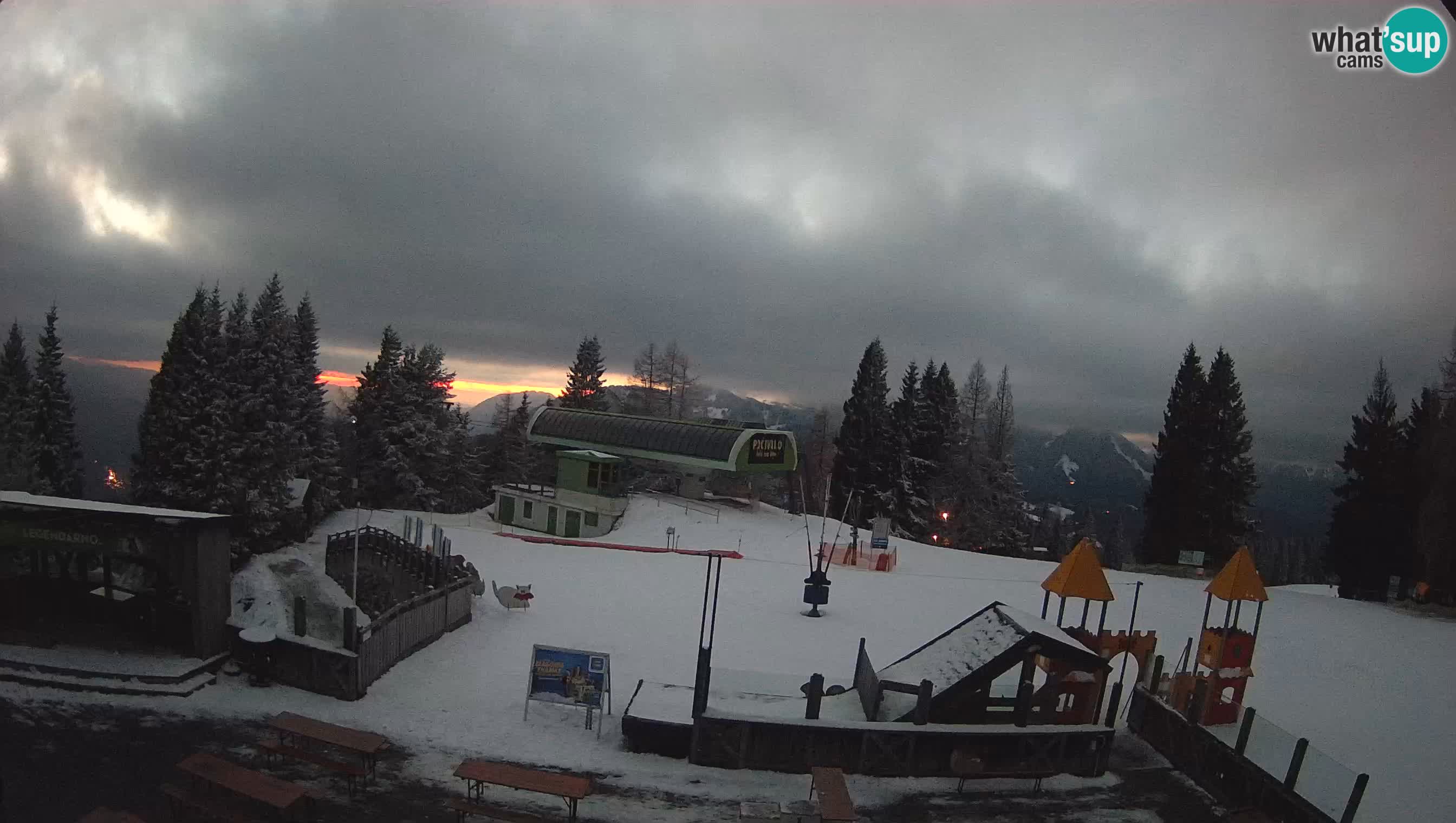 Webcam de la station de ski des Alpes slovènes à Cerkno Počivalo