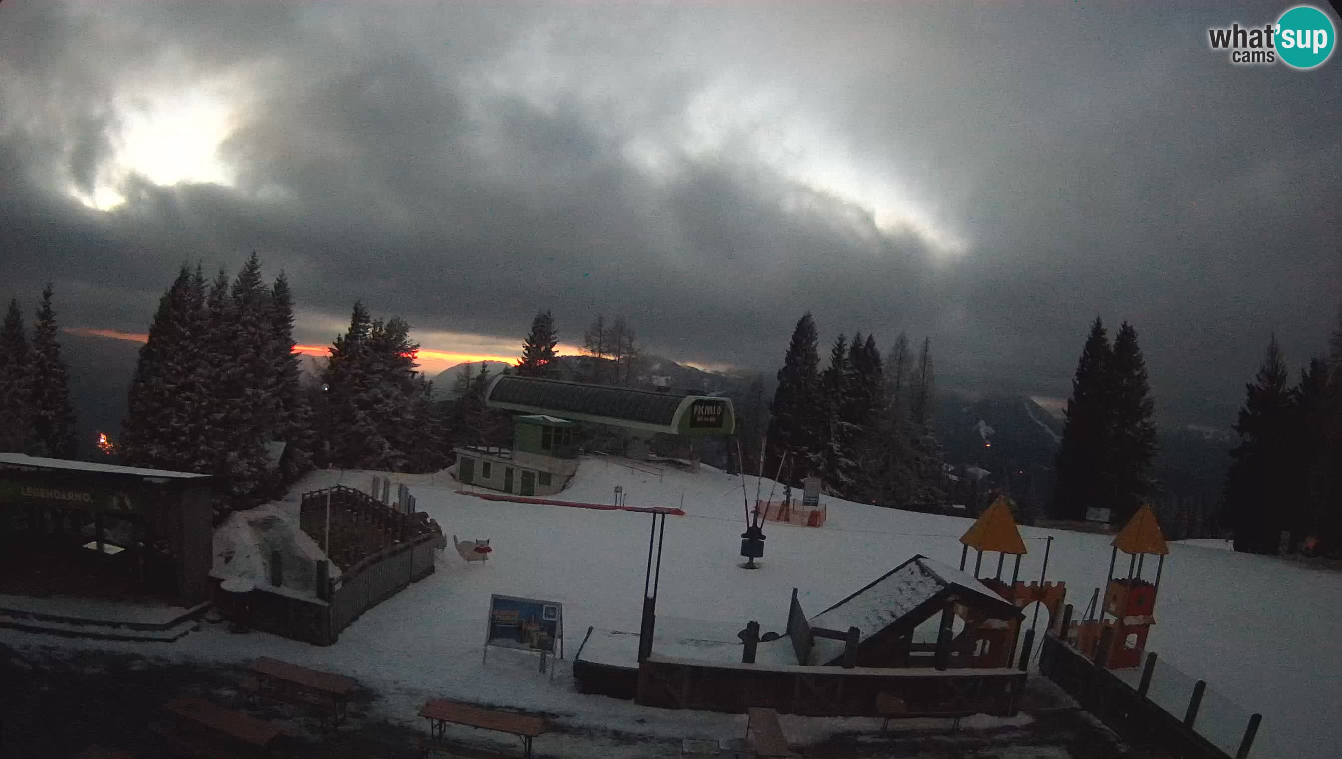 Webcam de la station de ski des Alpes slovènes à Cerkno Počivalo