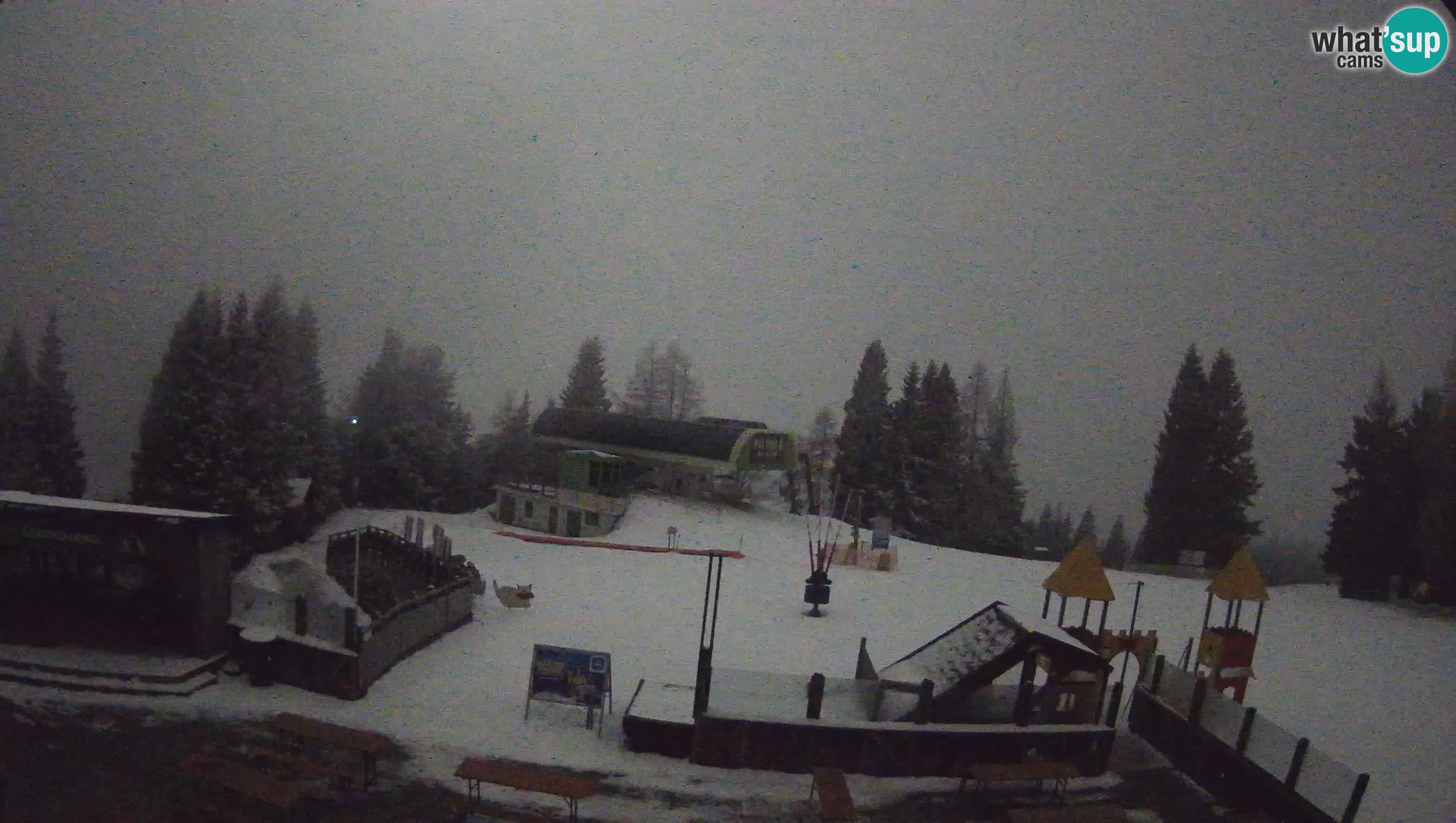 Webcam Počivalo – Alpska Perla | Vista live dalla stazione sciistica di Cerkno