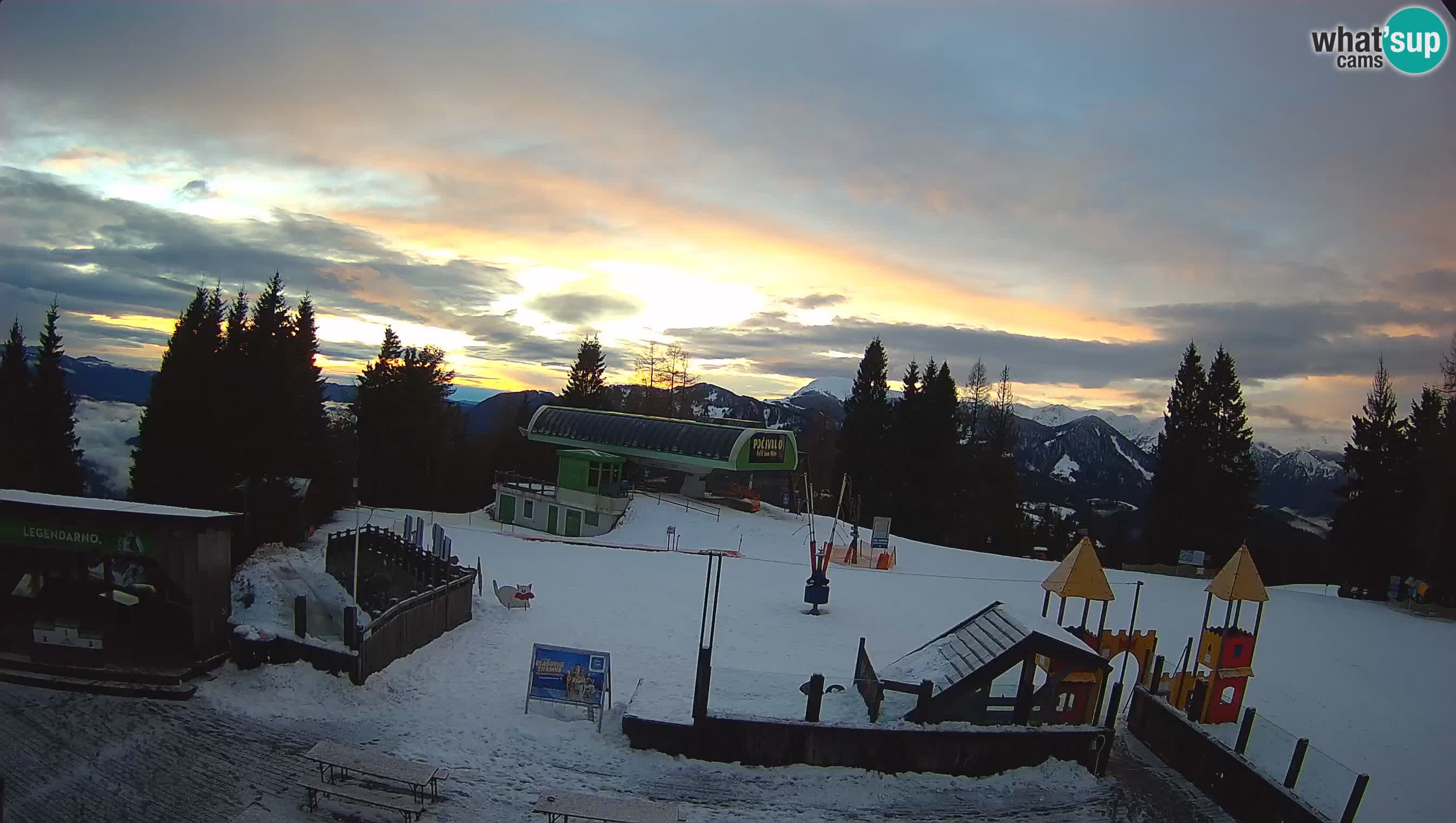 Alpska Perla kamera Cerkno Počivalo