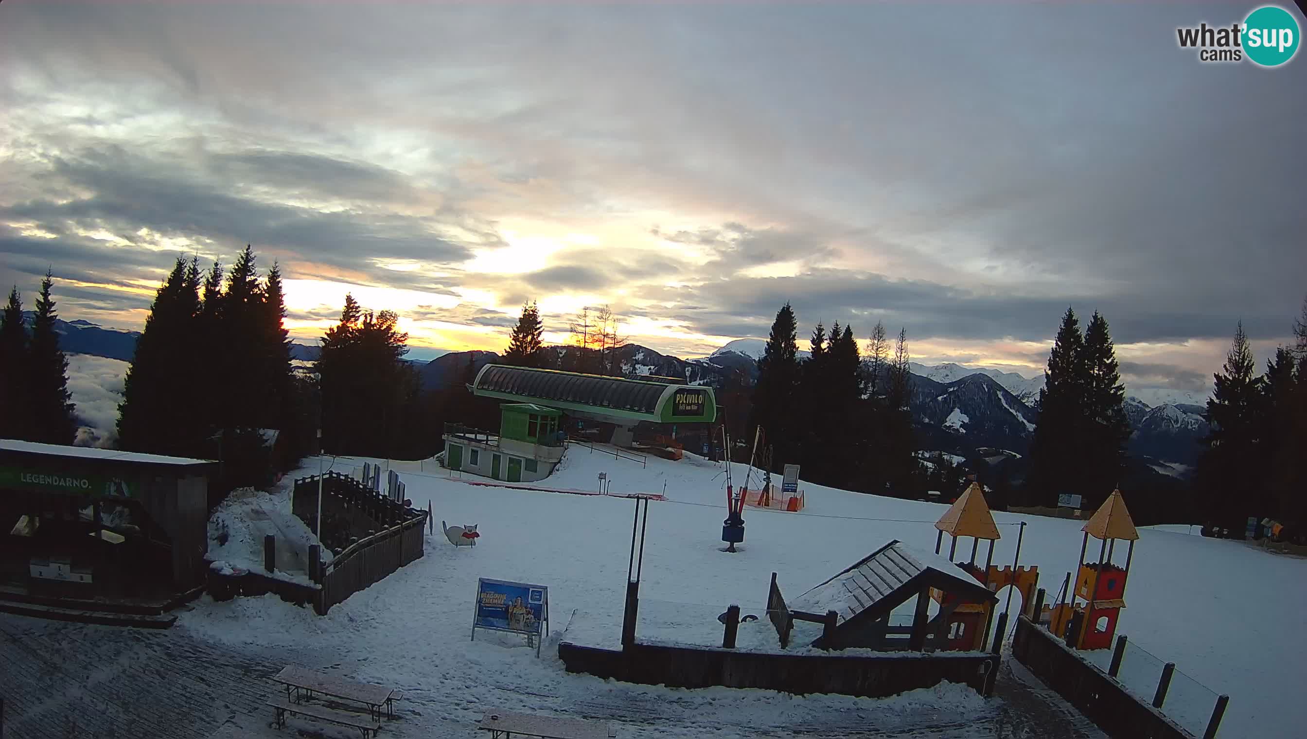 Spletna kamera Počivalo – Alpska Perla | Pogled v živo iz smučišča Cerkno