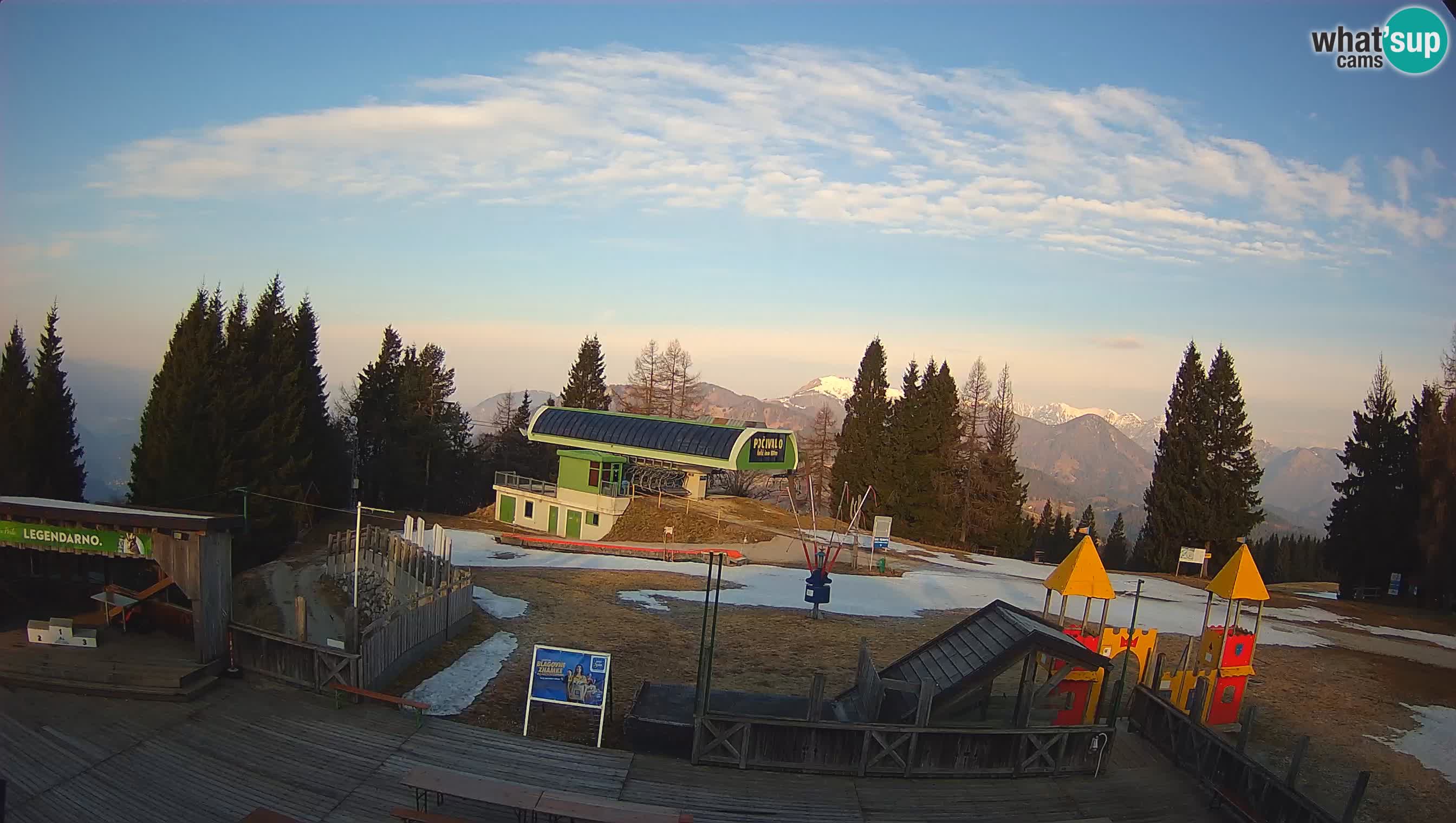 Spletna kamera Počivalo – Alpska Perla | Pogled v živo iz smučišča Cerkno