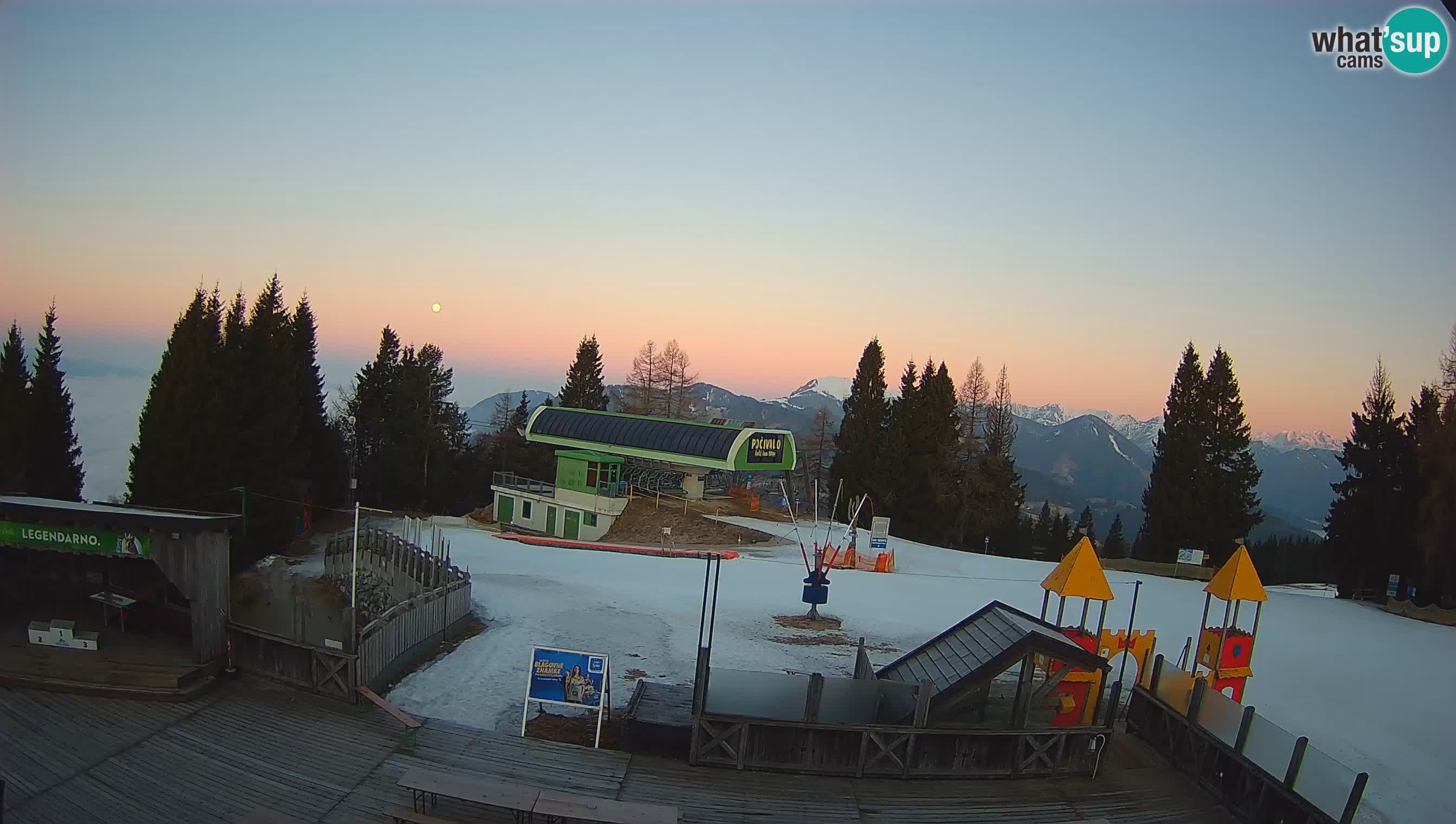 Spletna kamera Počivalo – Alpska Perla | Pogled v živo iz smučišča Cerkno