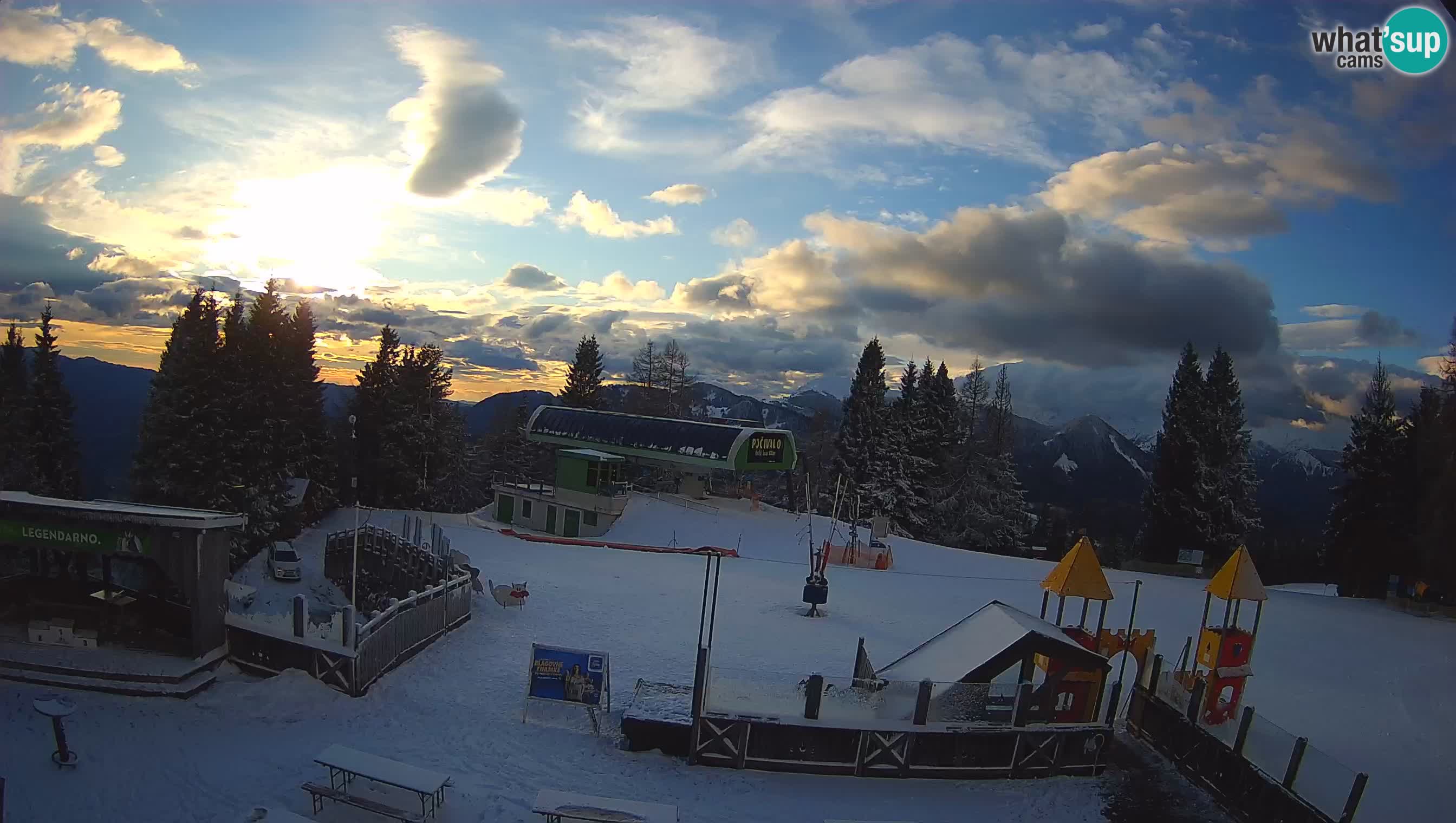 Spletna kamera Počivalo – Alpska Perla | Pogled v živo iz smučišča Cerkno