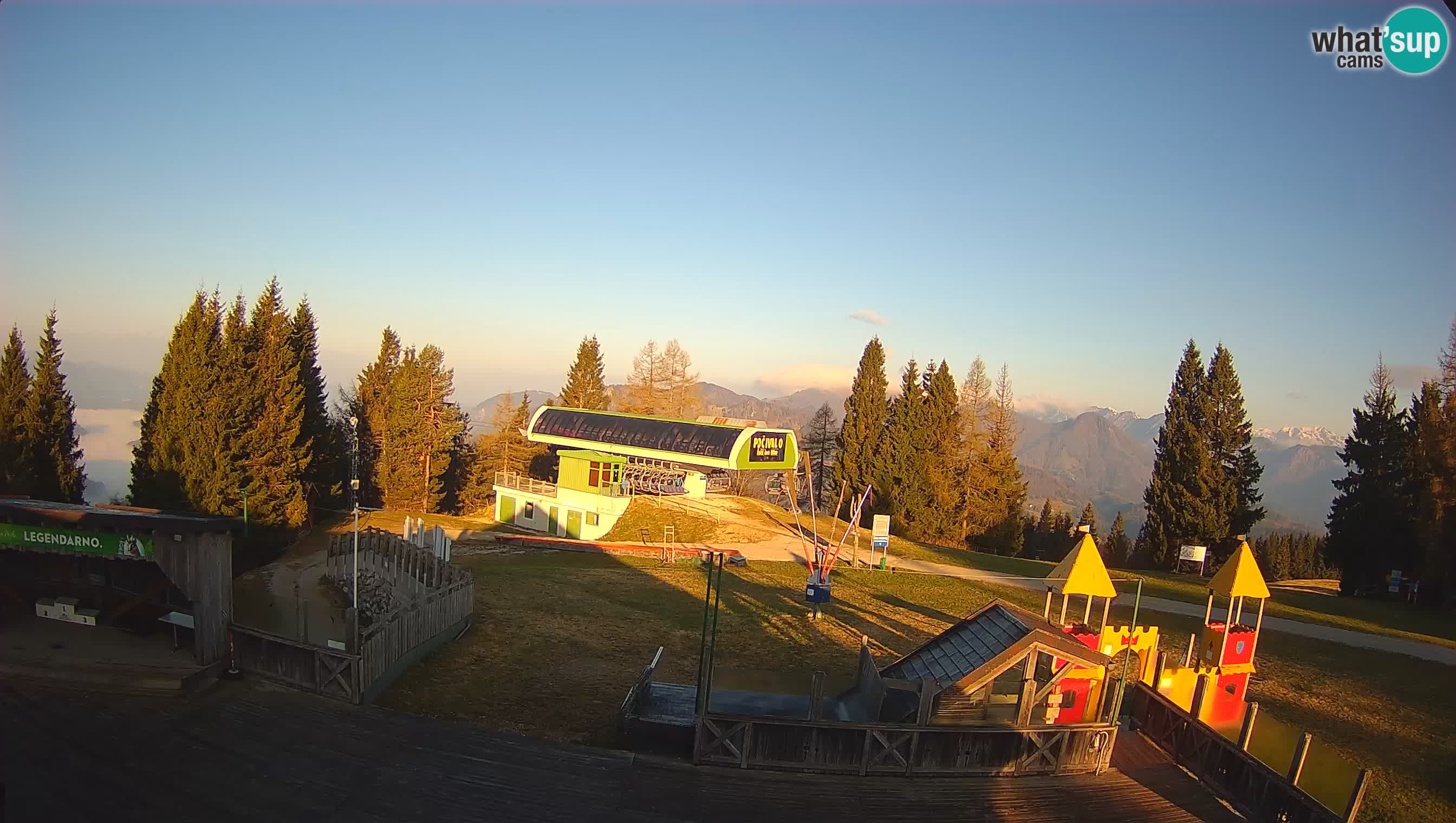 Webcam de la station de ski des Alpes slovènes à Cerkno Počivalo