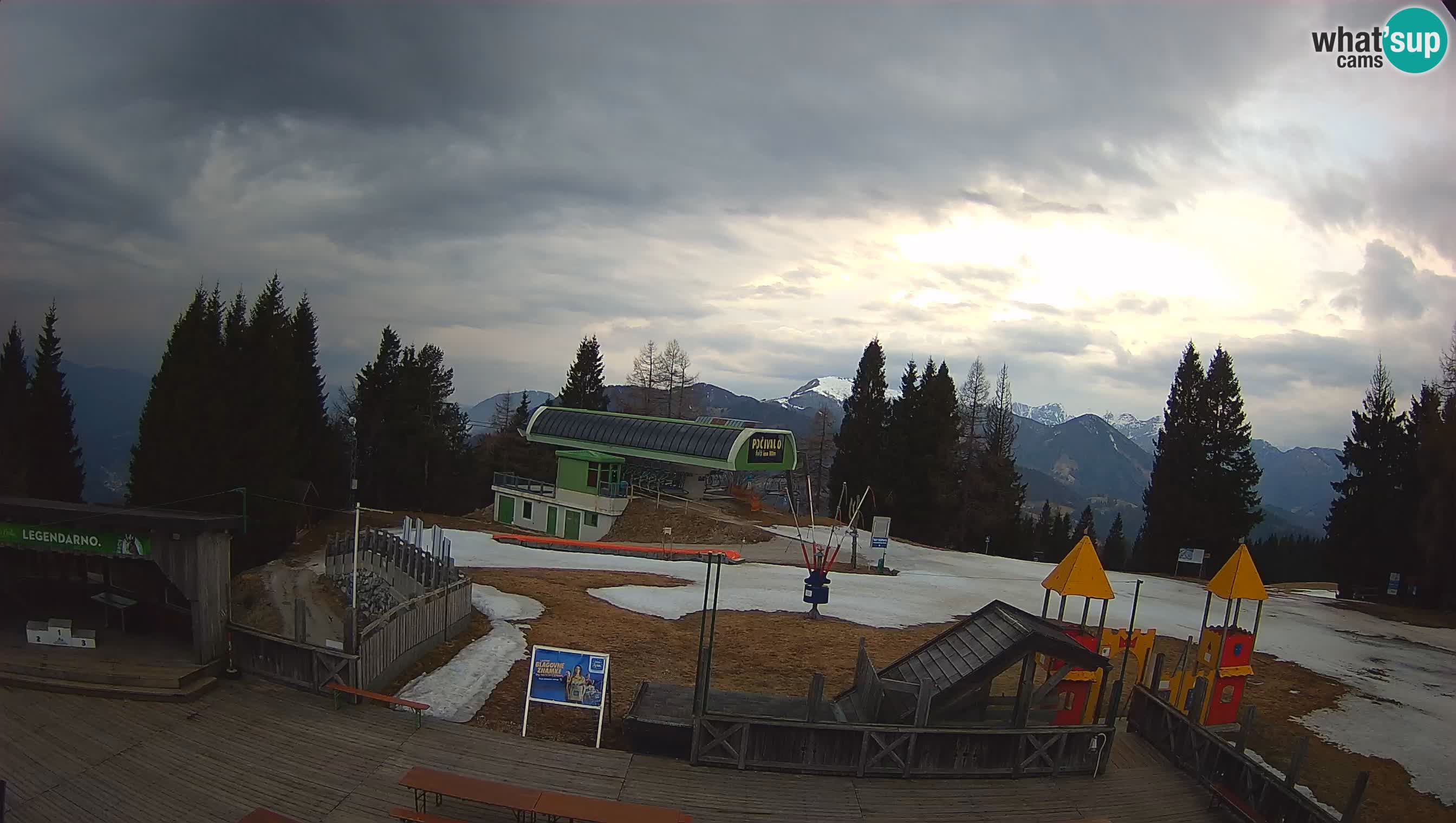 Spletna kamera Počivalo – Alpska Perla | Pogled v živo iz smučišča Cerkno