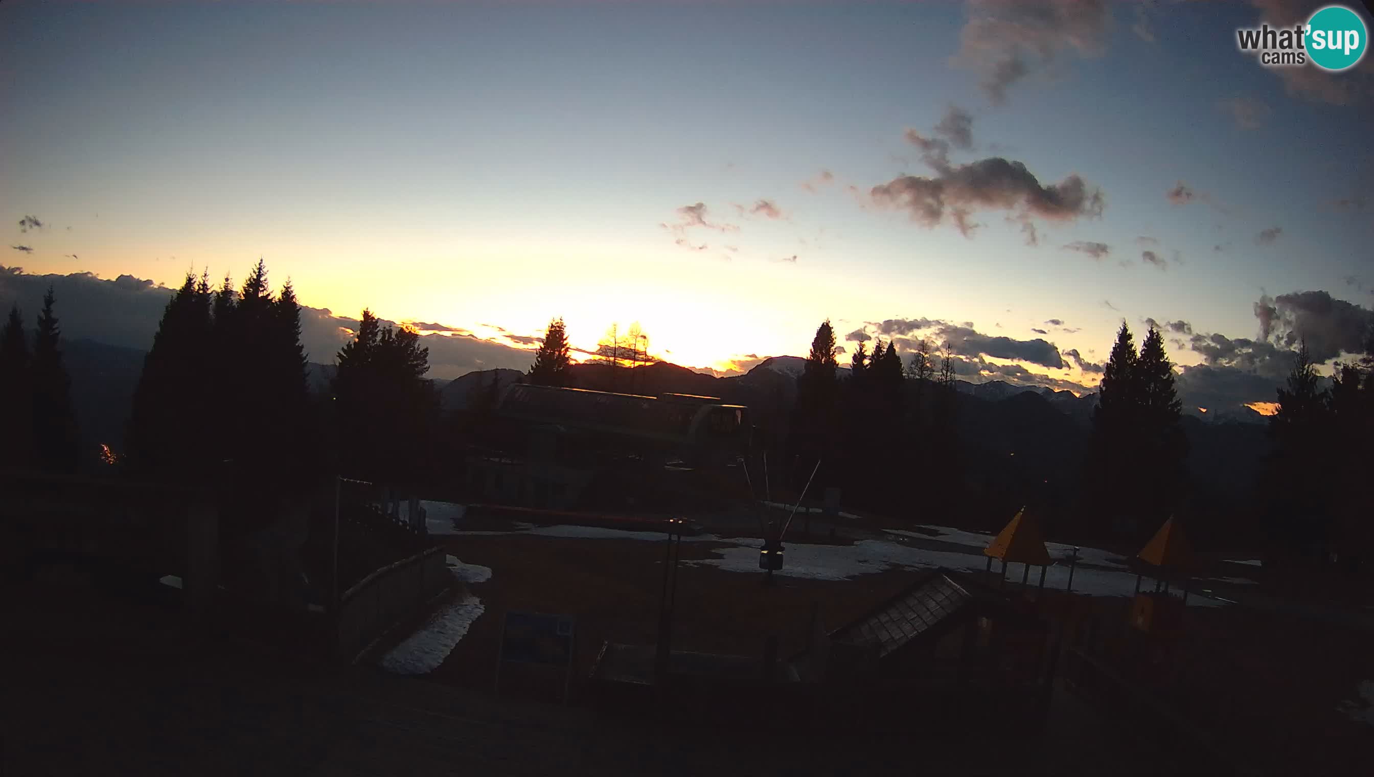 Spletna kamera Počivalo – Alpska Perla | Pogled v živo iz smučišča Cerkno